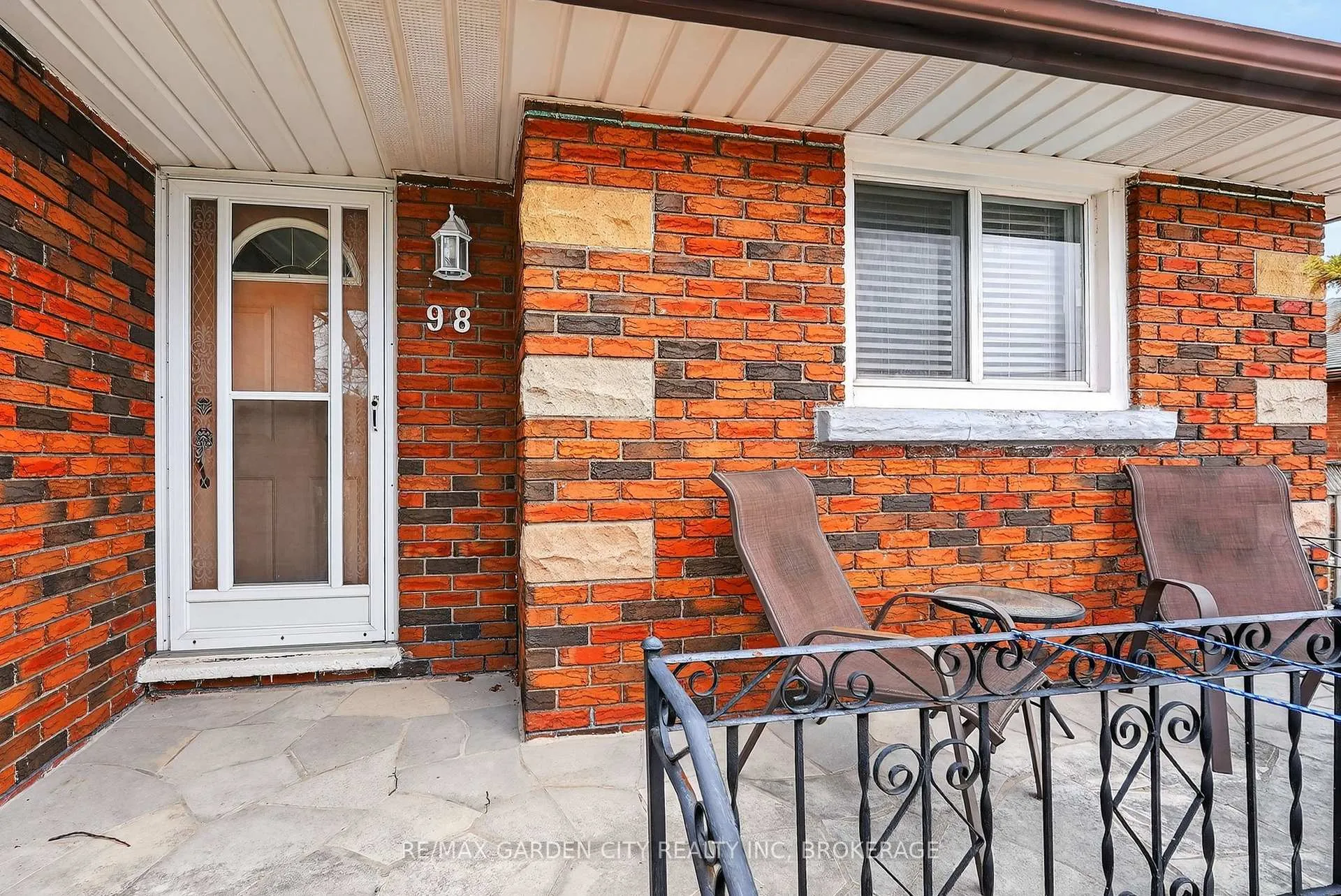 Photo 6 of 98 Golden Boulevard E, Welland, Lincoln/Crowland — HOMEH