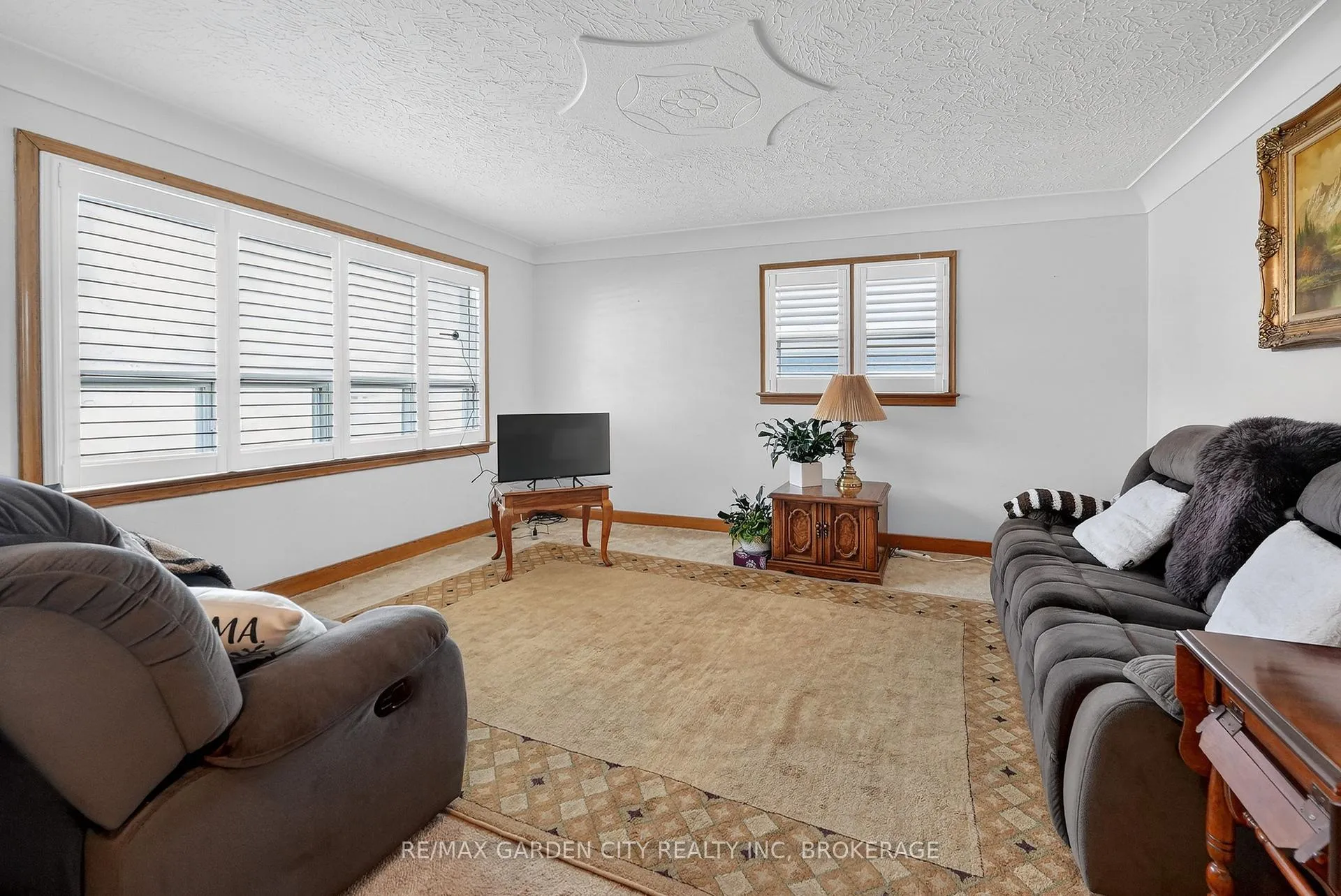 Photo 8 of 98 Golden Boulevard E, Welland, Lincoln/Crowland — HOMEH