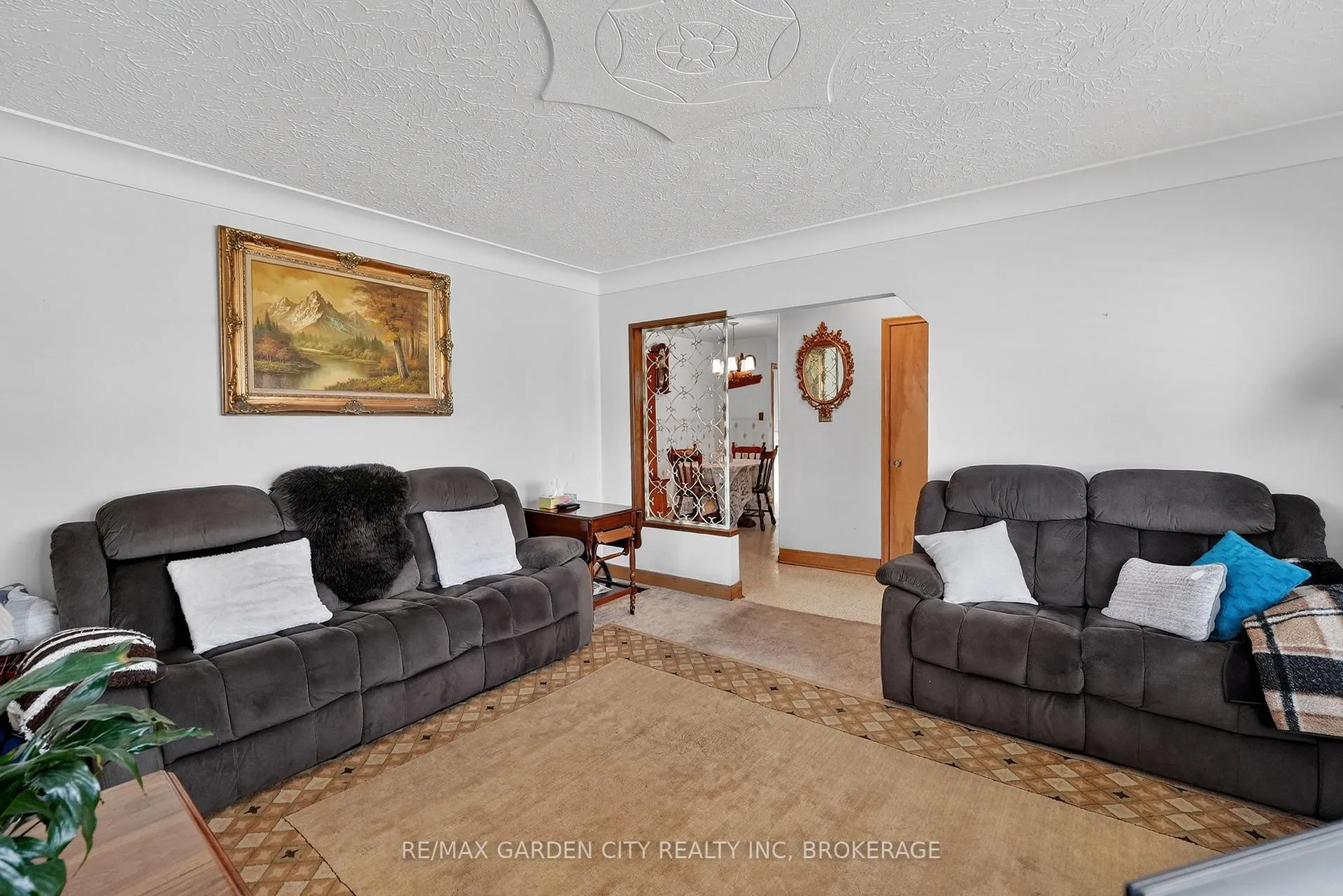Photo 9 of 98 Golden Boulevard E, Welland, Lincoln/Crowland — HOMEH