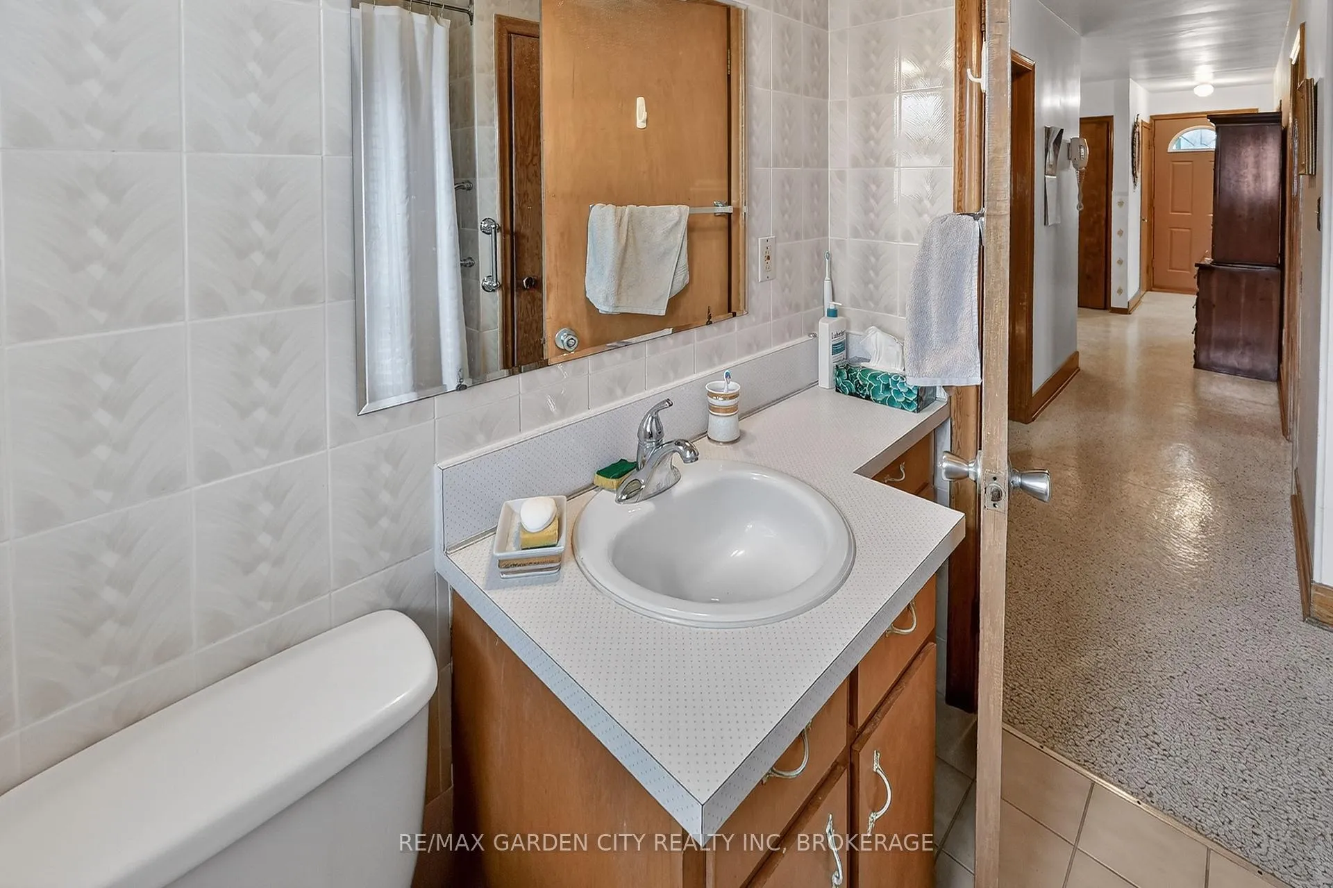 Photo 21 of 98 Golden Boulevard E, Welland, Lincoln/Crowland — HOMEH