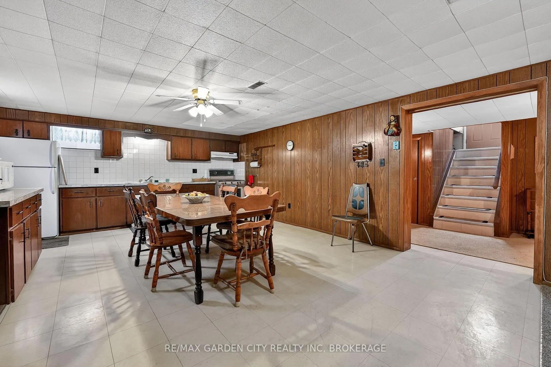 Photo 23 of 98 Golden Boulevard E, Welland, Lincoln/Crowland — HOMEH