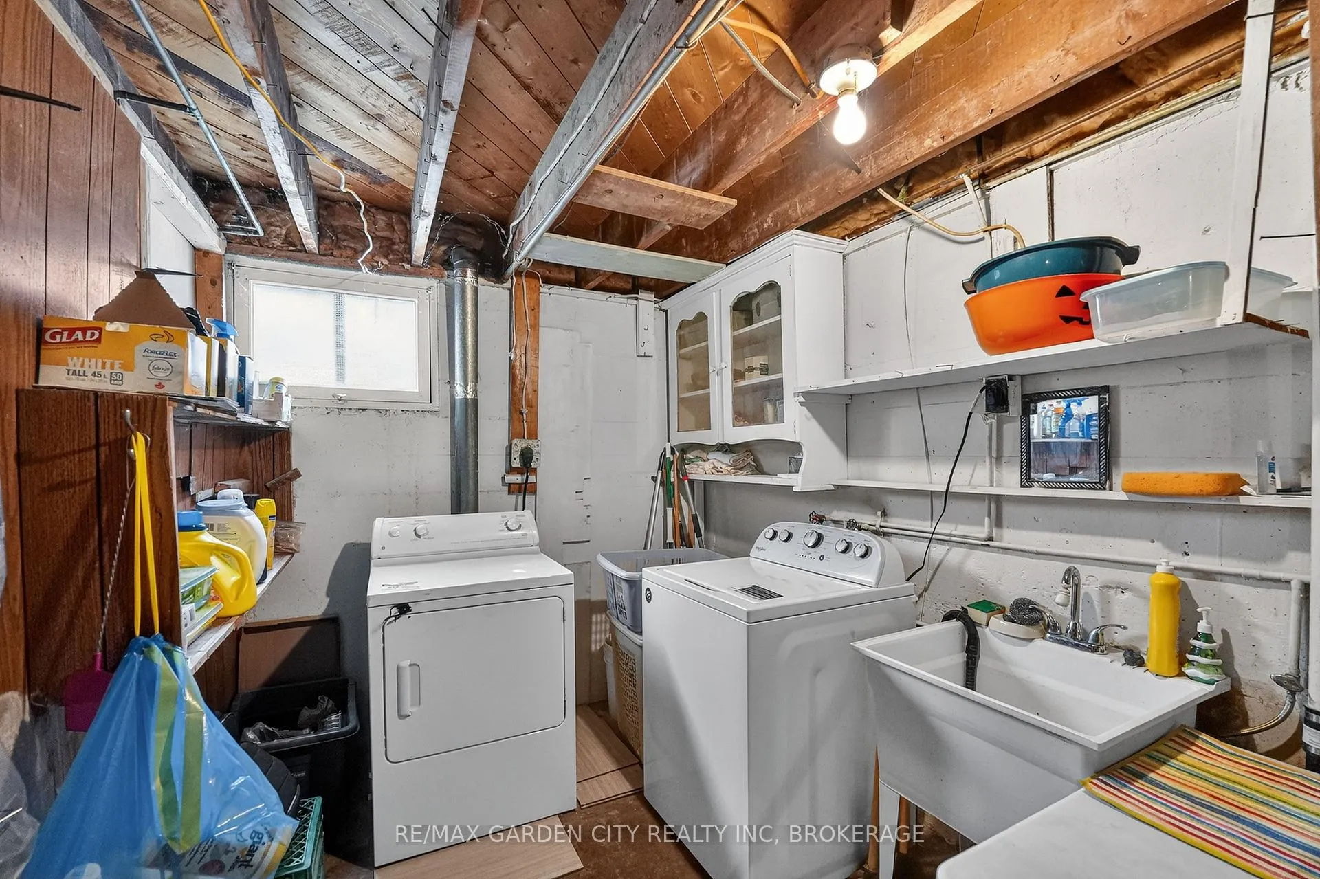 Photo 32 of 98 Golden Boulevard E, Welland, Lincoln/Crowland — HOMEH