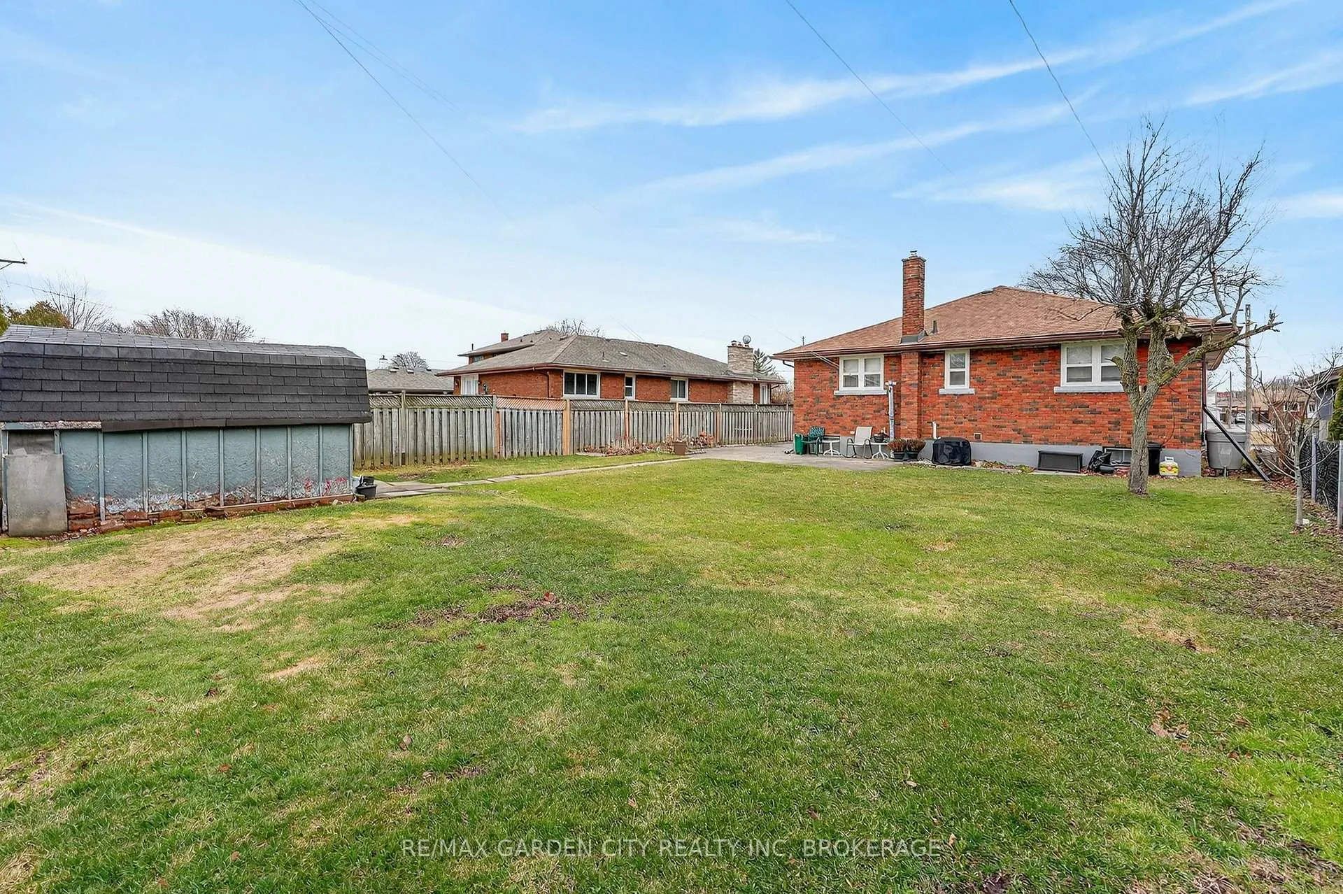 Photo 36 of 98 Golden Boulevard E, Welland, Lincoln/Crowland — HOMEH