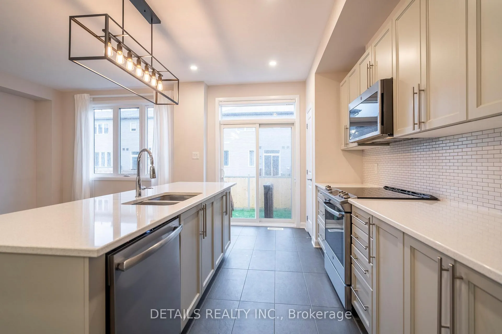 Photo 12 of 157 Gardenpost Terrace, Ottawa, Avalon West — HOMEH