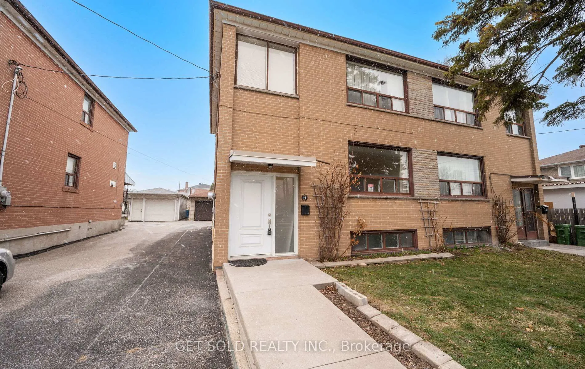 Photo 2 of 14 Burrard Road, Etobicoke, Elms-Old Rexdale — HOMEH