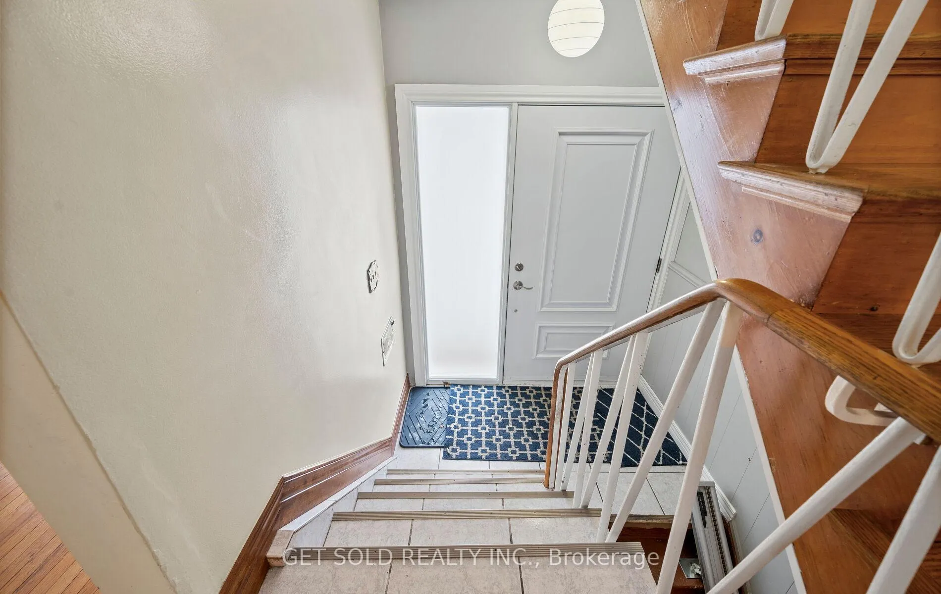 Photo 3 of 14 Burrard Road, Etobicoke, Elms-Old Rexdale — HOMEH