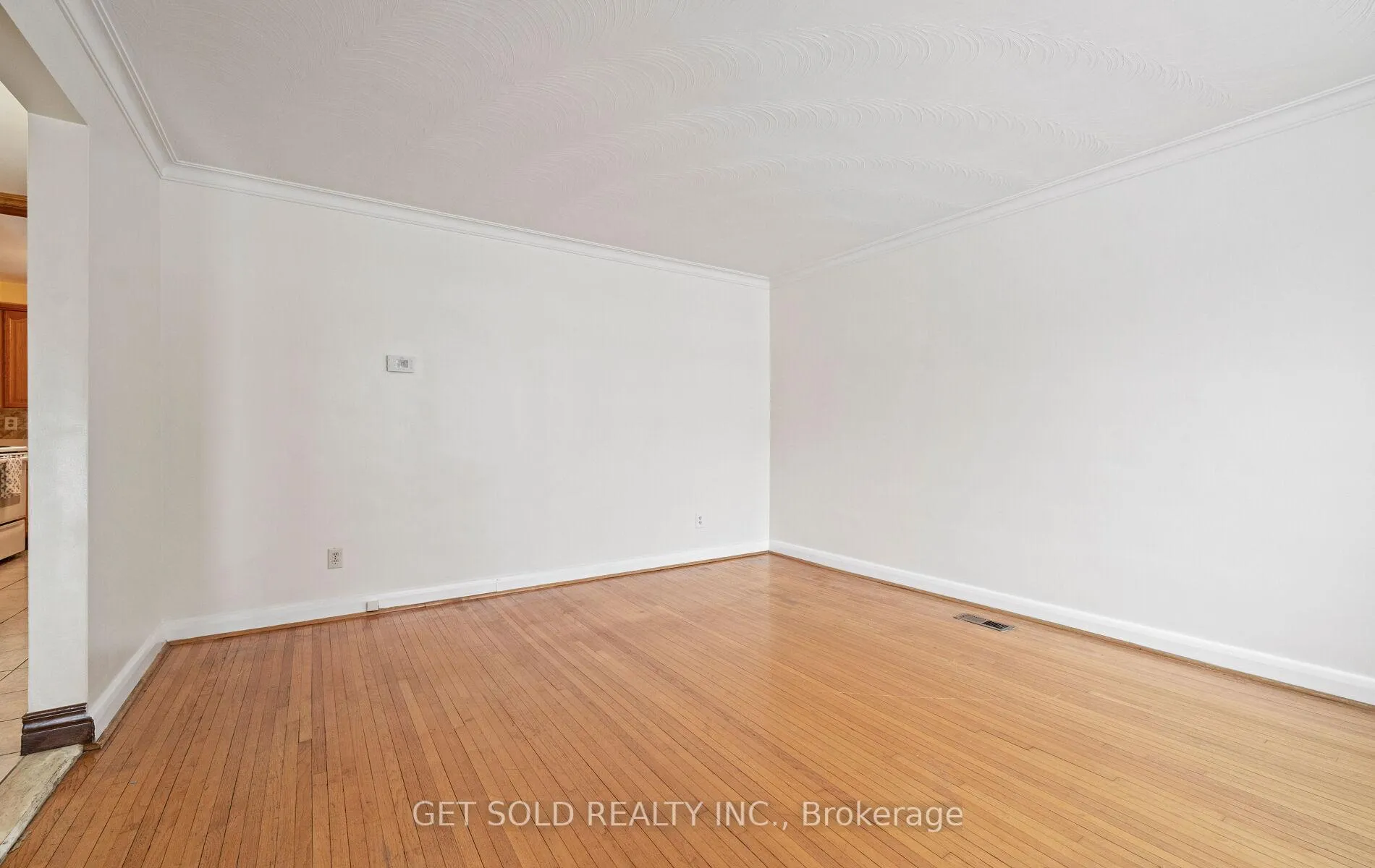 Photo 6 of 14 Burrard Road, Etobicoke, Elms-Old Rexdale — HOMEH
