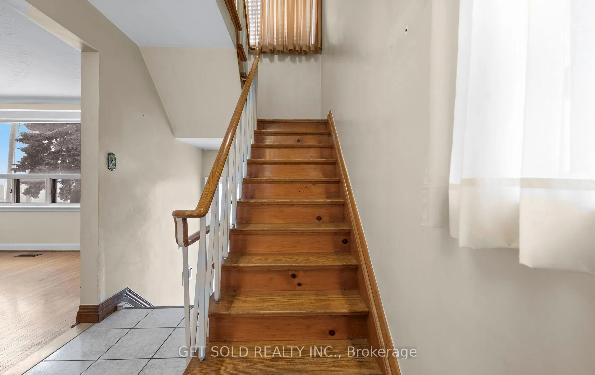 Photo 18 of 14 Burrard Road, Etobicoke, Elms-Old Rexdale — HOMEH