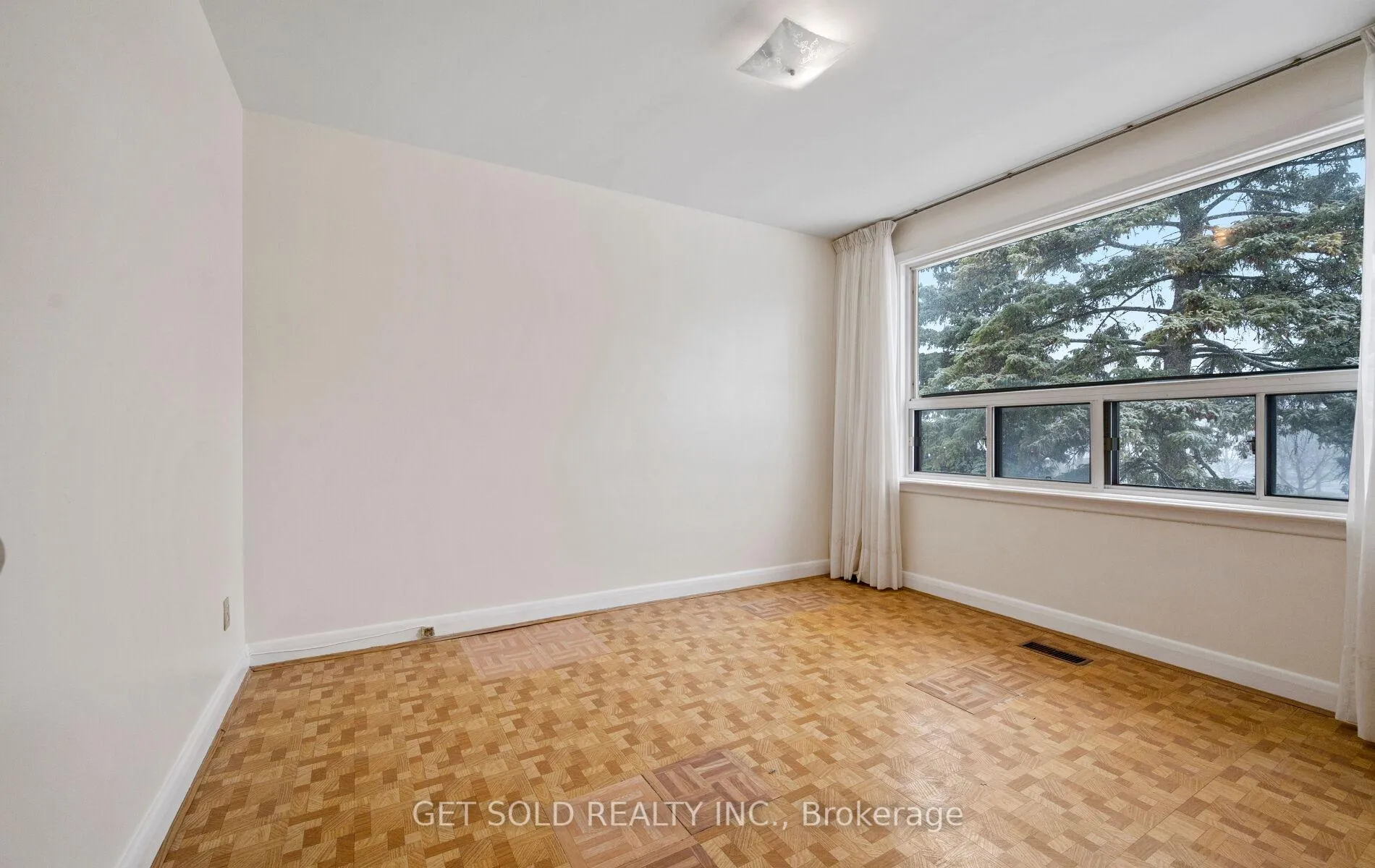 Photo 20 of 14 Burrard Road, Etobicoke, Elms-Old Rexdale — HOMEH