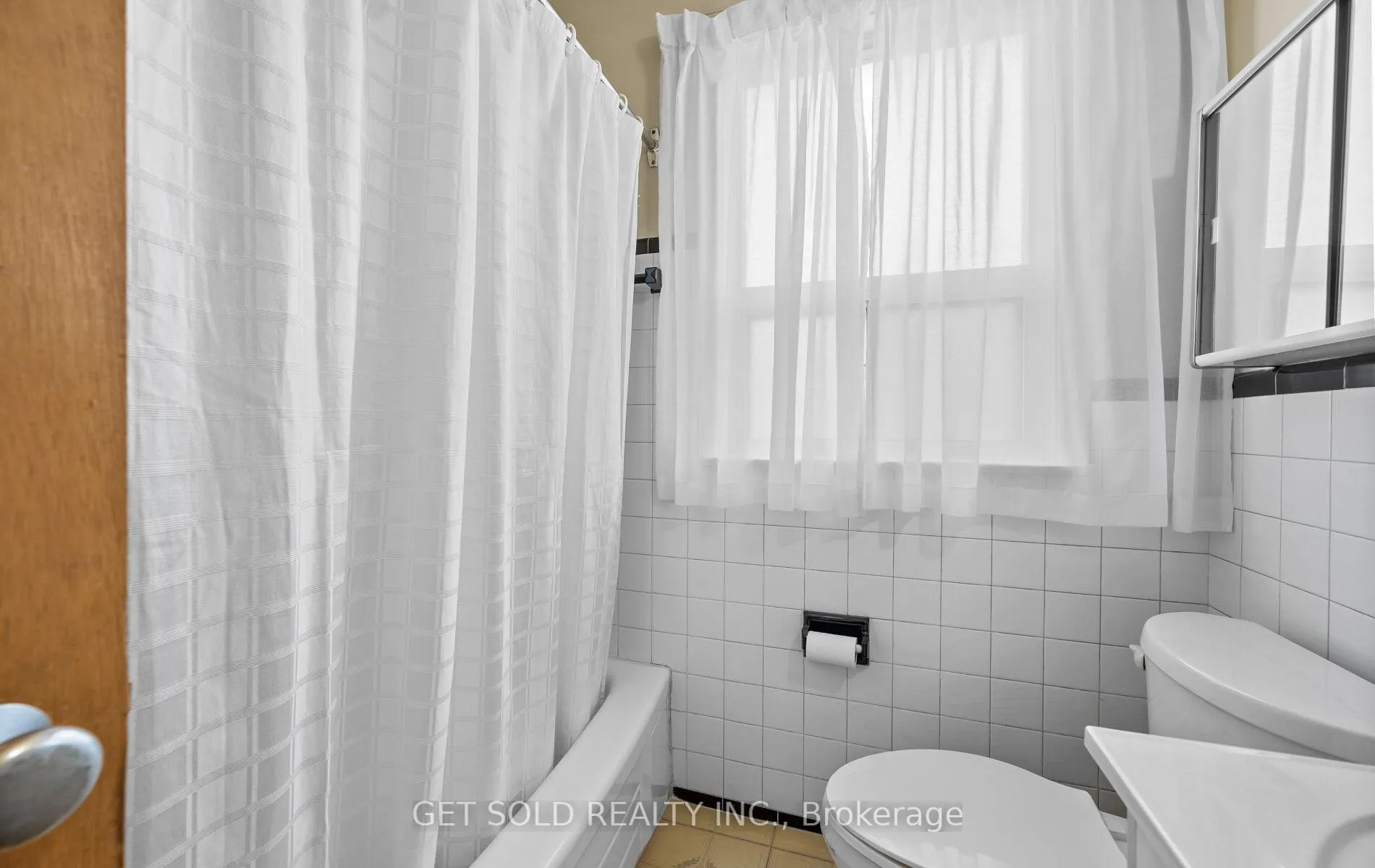 Photo 29 of 14 Burrard Road, Etobicoke, Elms-Old Rexdale — HOMEH