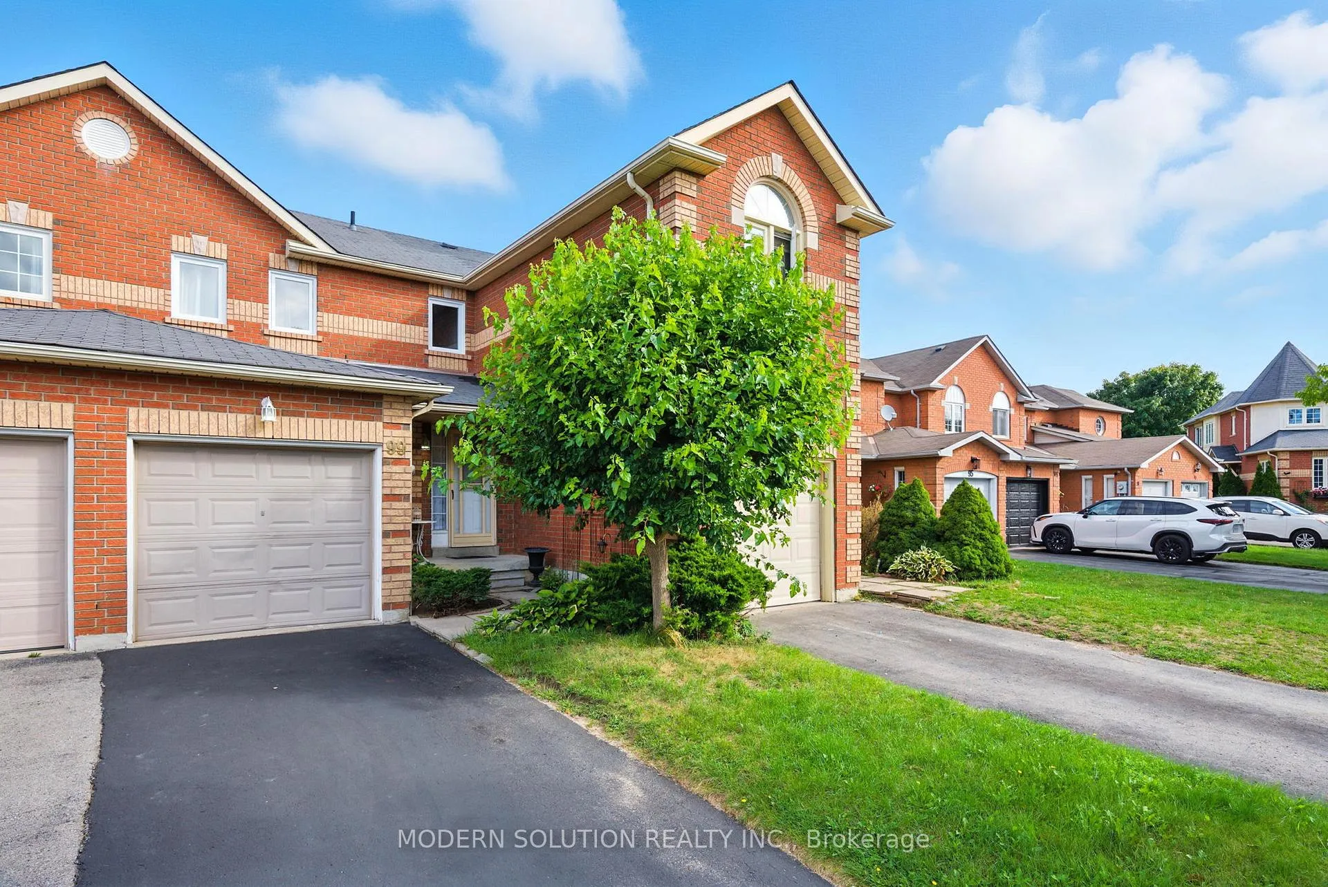 Front of 99 Creekwood Crescent