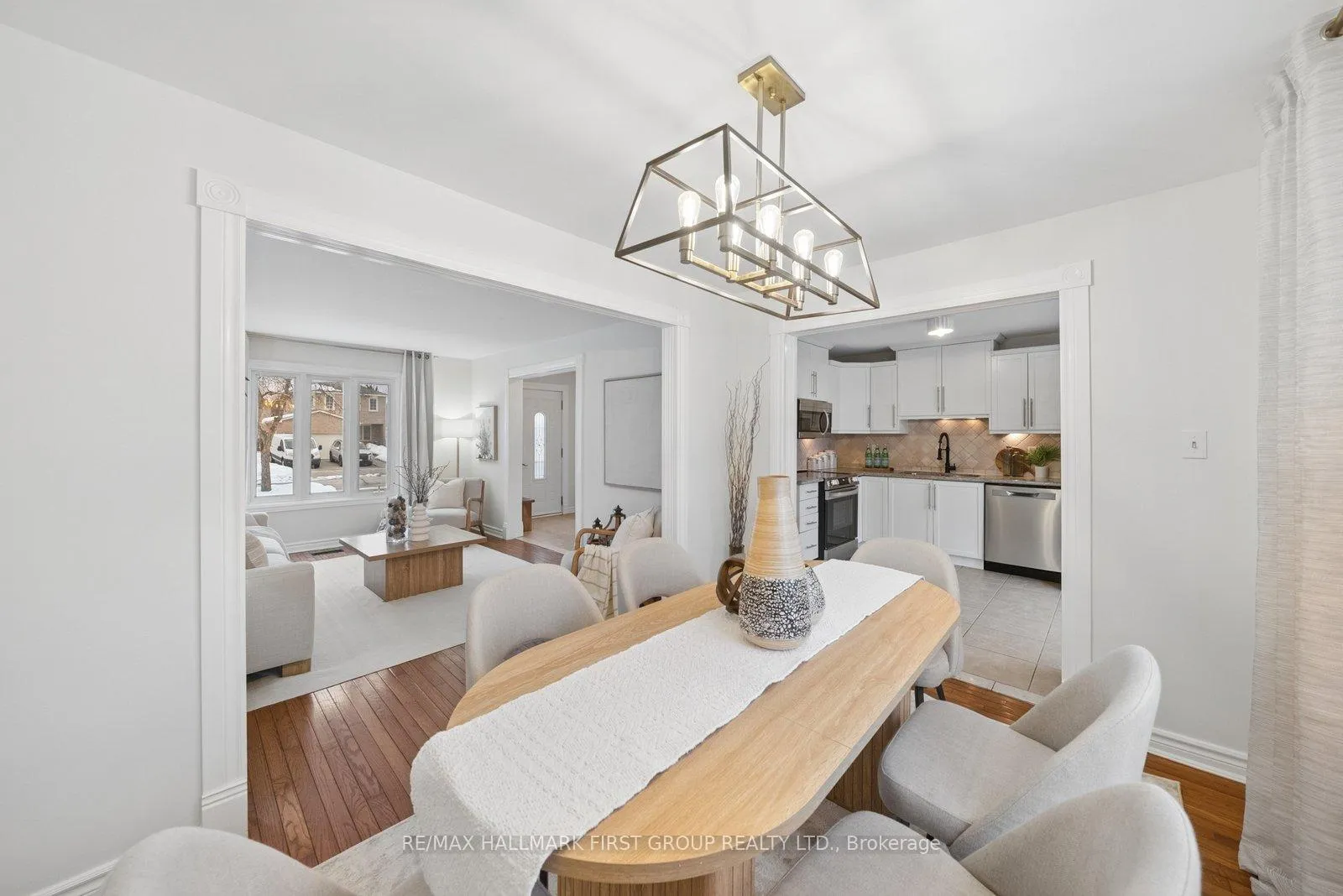 Photo 6 of 621 Beckworth Square, Pickering, Amberlea — HOMEH