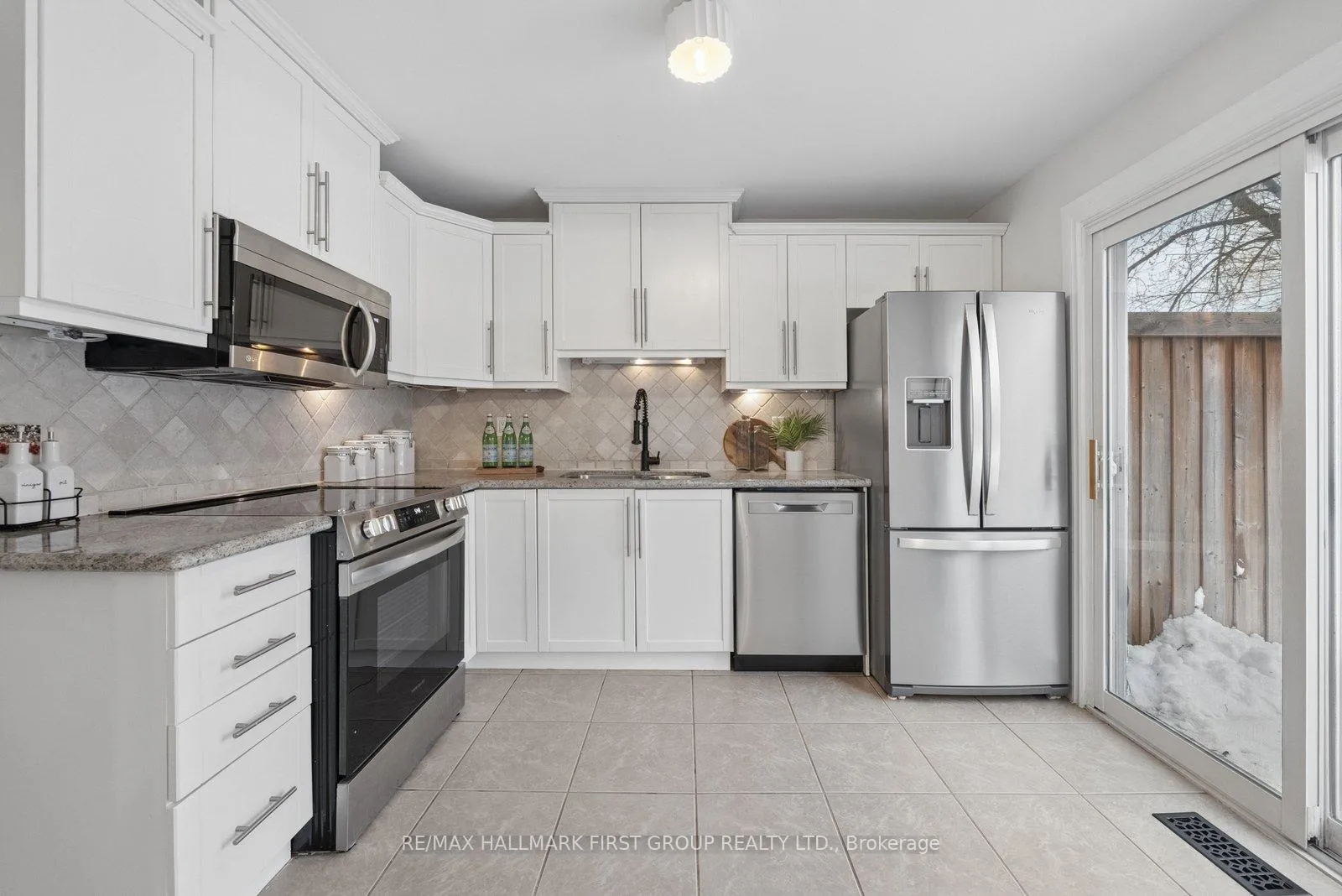 Photo 8 of 621 Beckworth Square, Pickering, Amberlea — HOMEH