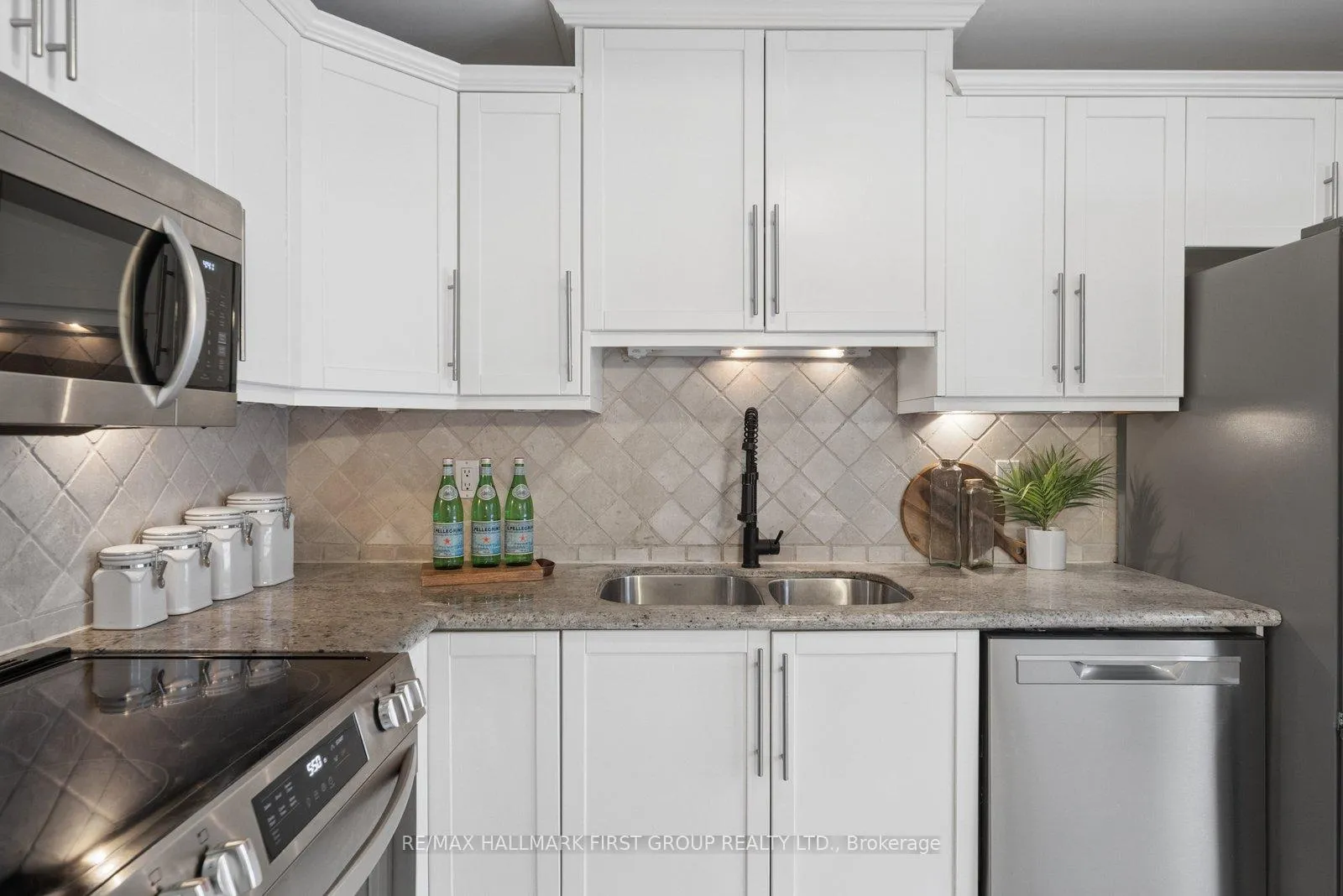 Photo 9 of 621 Beckworth Square, Pickering, Amberlea — HOMEH