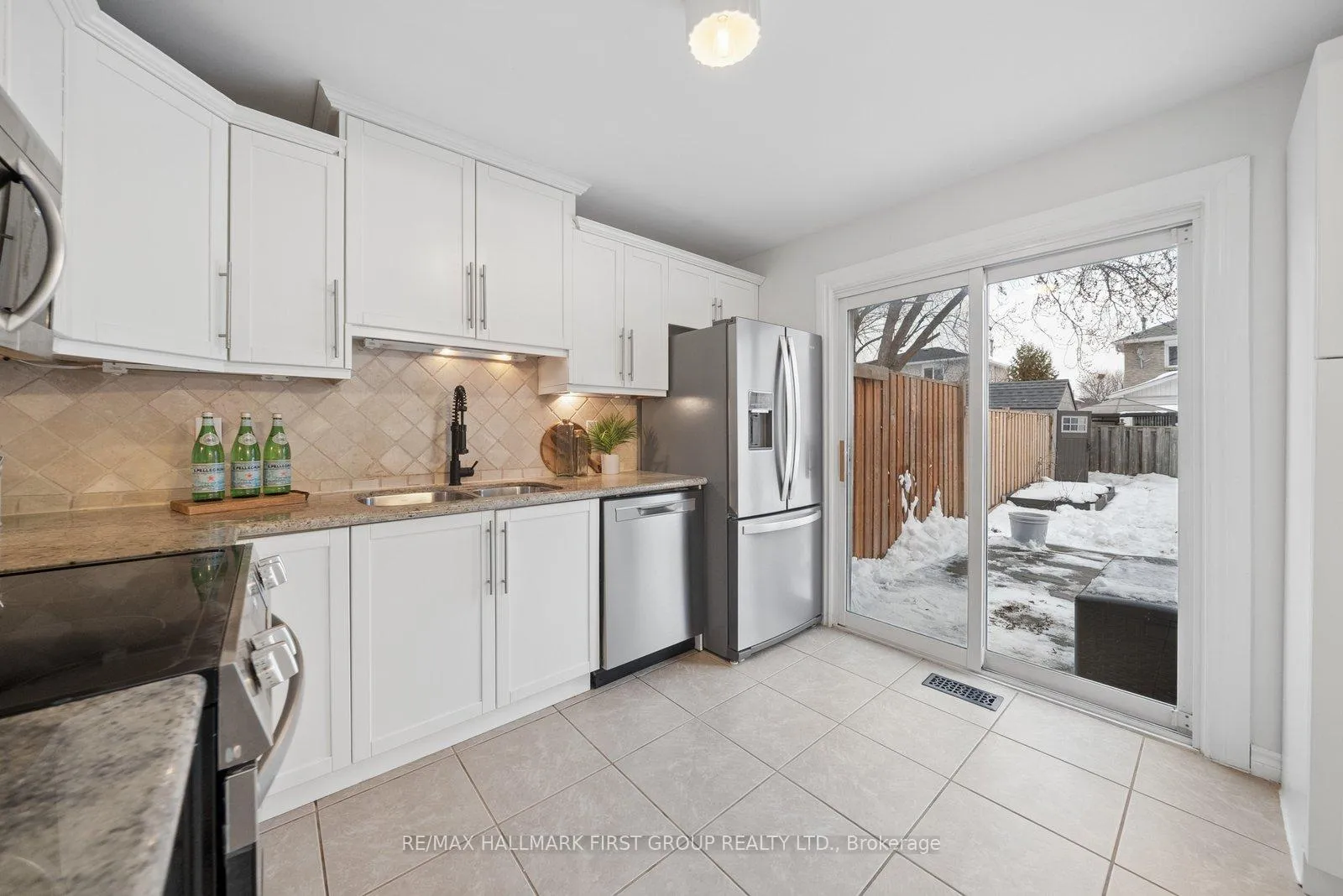 Photo 10 of 621 Beckworth Square, Pickering, Amberlea — HOMEH