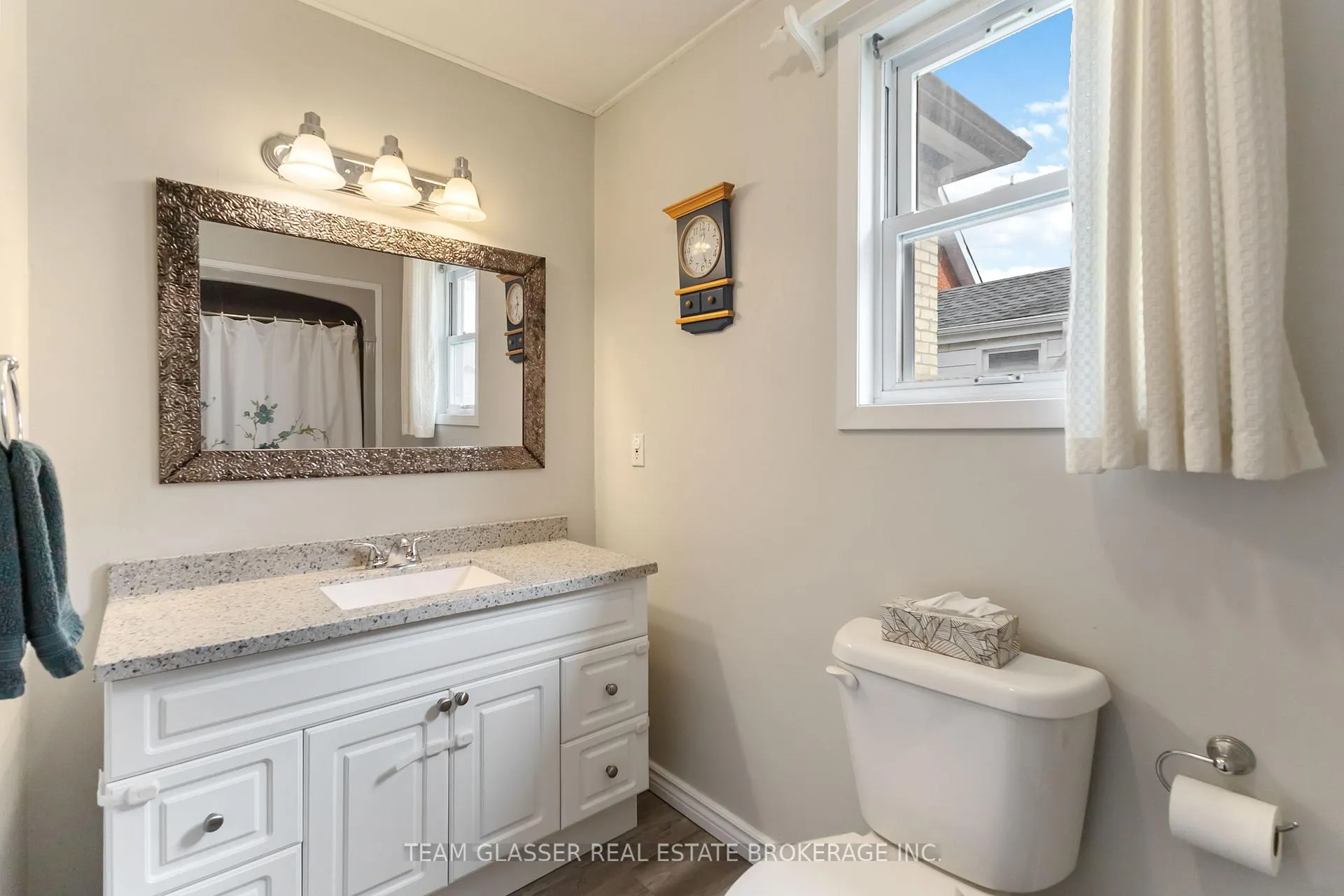 Photo 34 of 57 Locust Street, St. Thomas — HOMEH