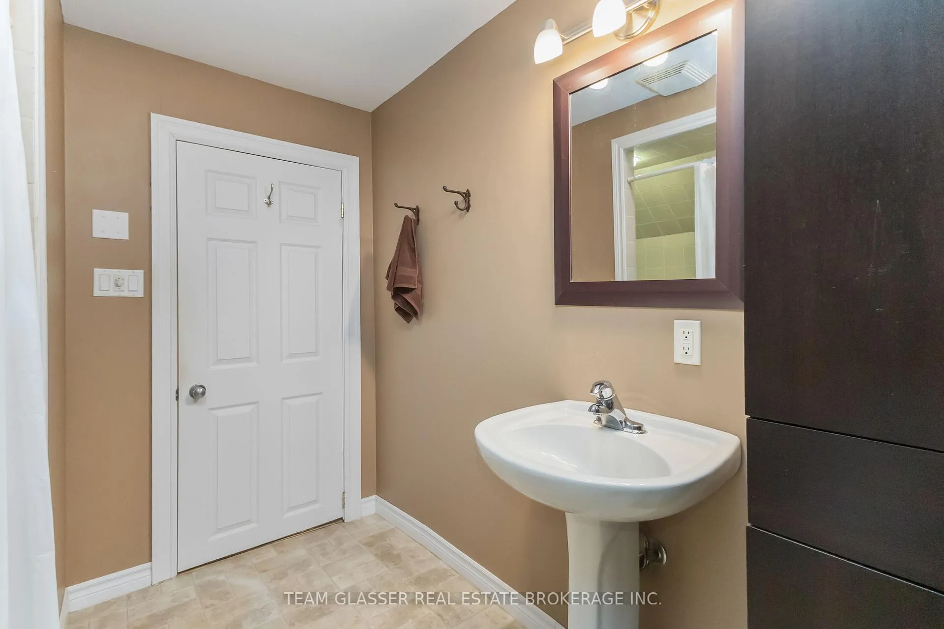 Photo 38 of 57 Locust Street, St. Thomas — HOMEH