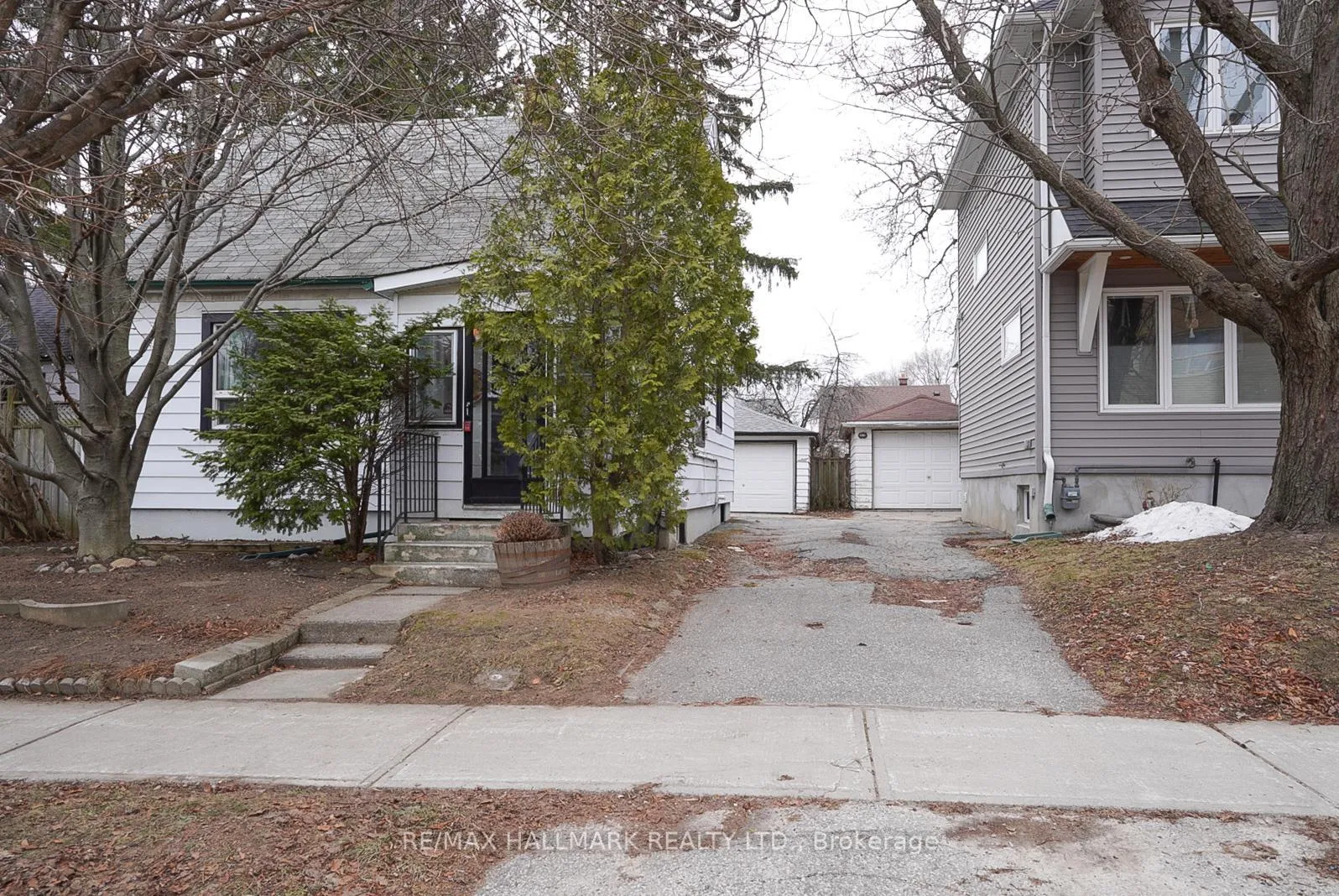 Photo 1 of 6 Warvet Crescent, Toronto, O'Connor-Parkview — HOMEH