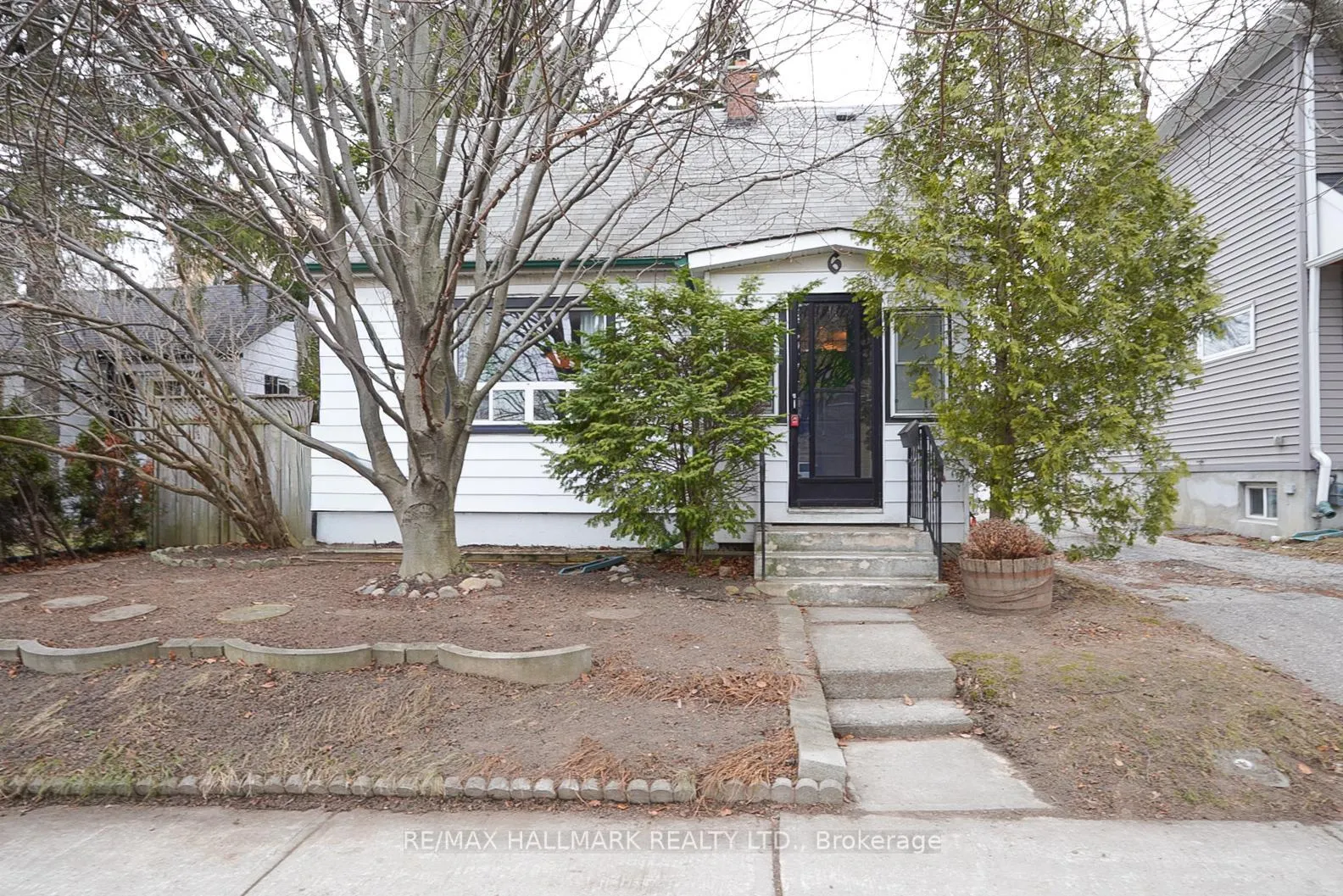 Photo 2 of 6 Warvet Crescent, Toronto, O'Connor-Parkview — HOMEH