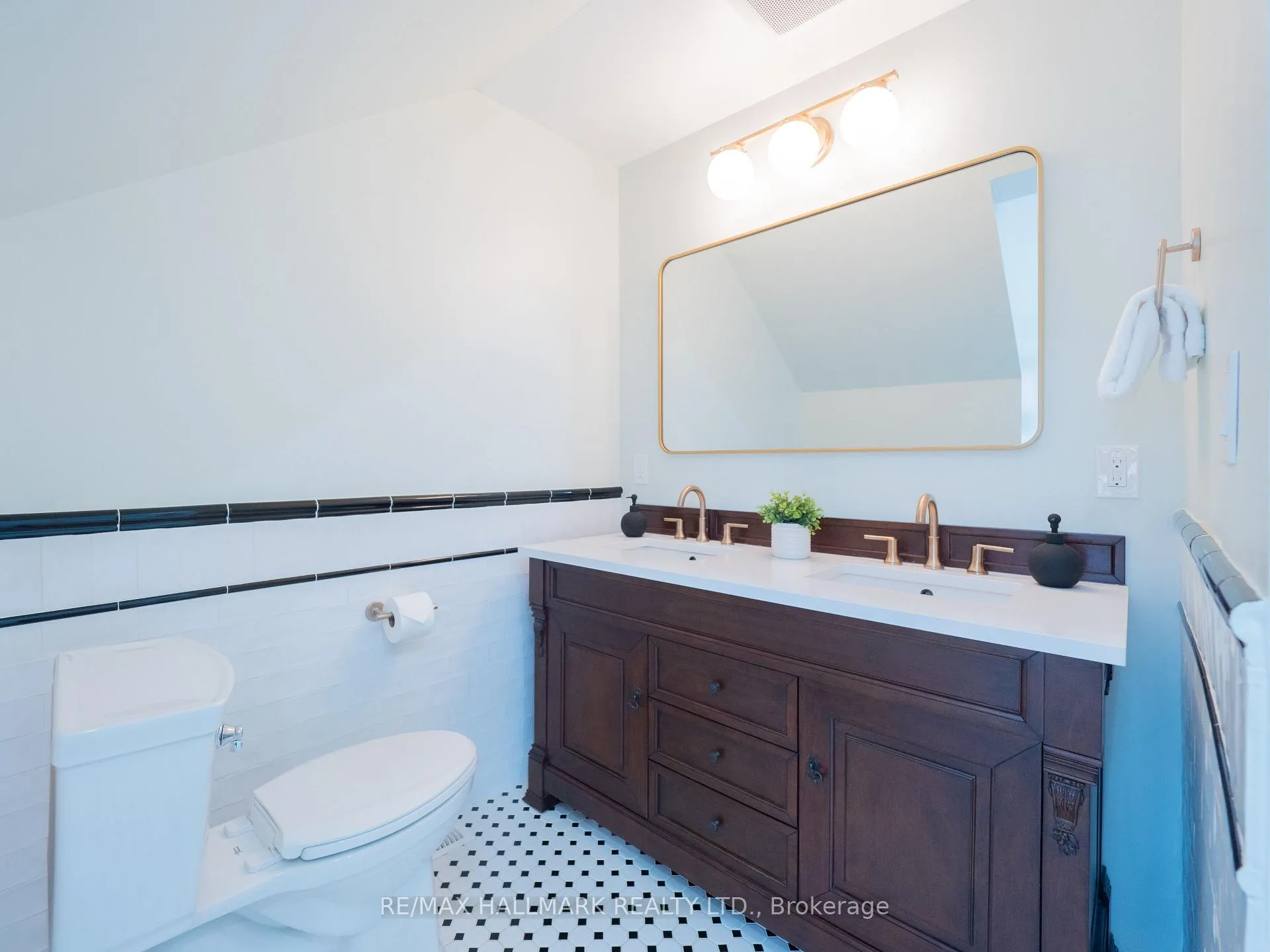 Photo 40 of 55 Galt Avenue, Toronto, South Riverdale — HOMEH
