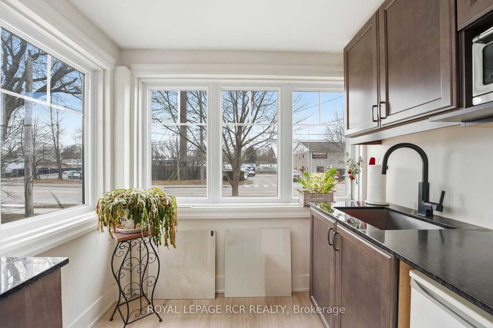 Photo 5 of 83 Industrial Parkway S, Aurora, Aurora Village — HOMEH