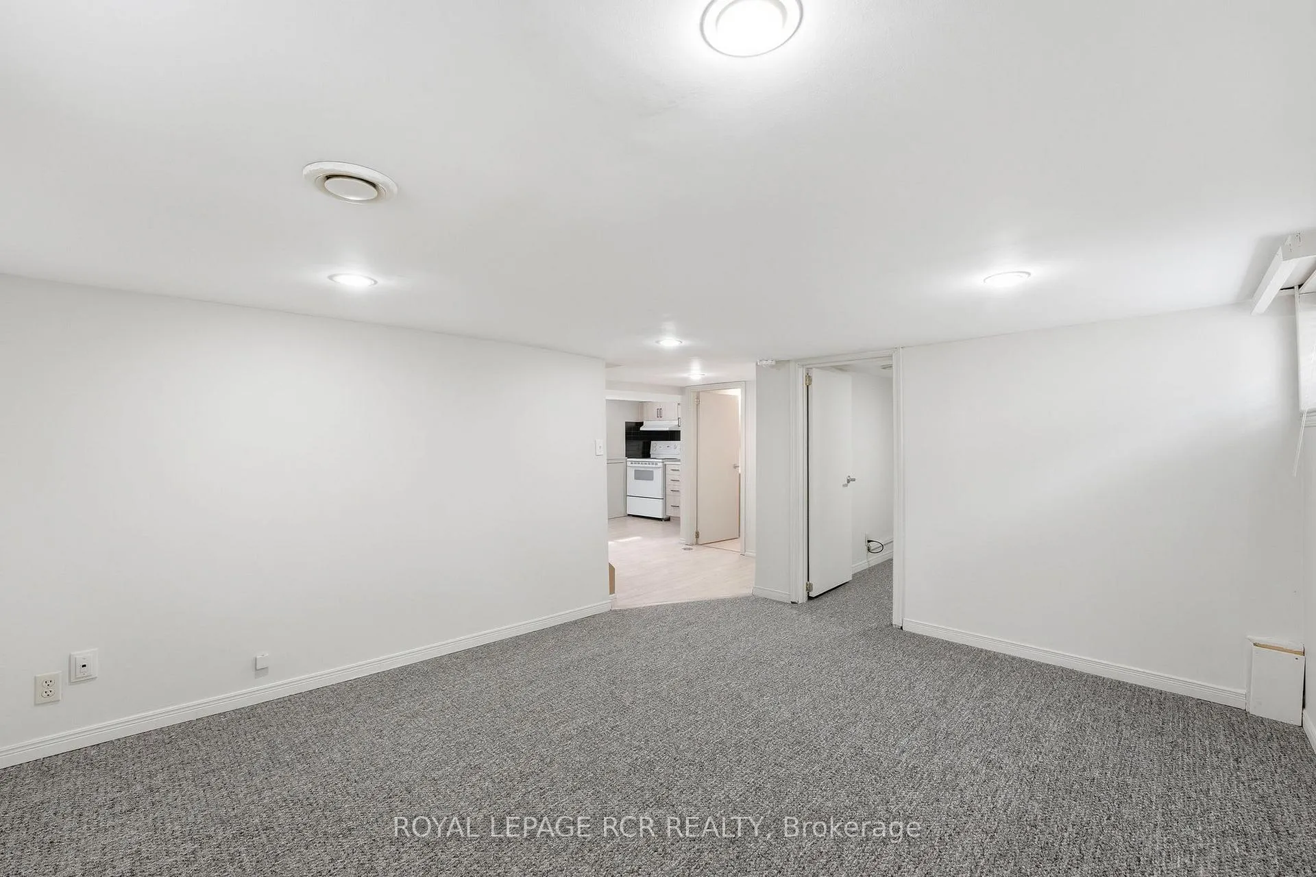 Photo 15 of 83 Industrial Parkway S, Aurora, Aurora Village — HOMEH