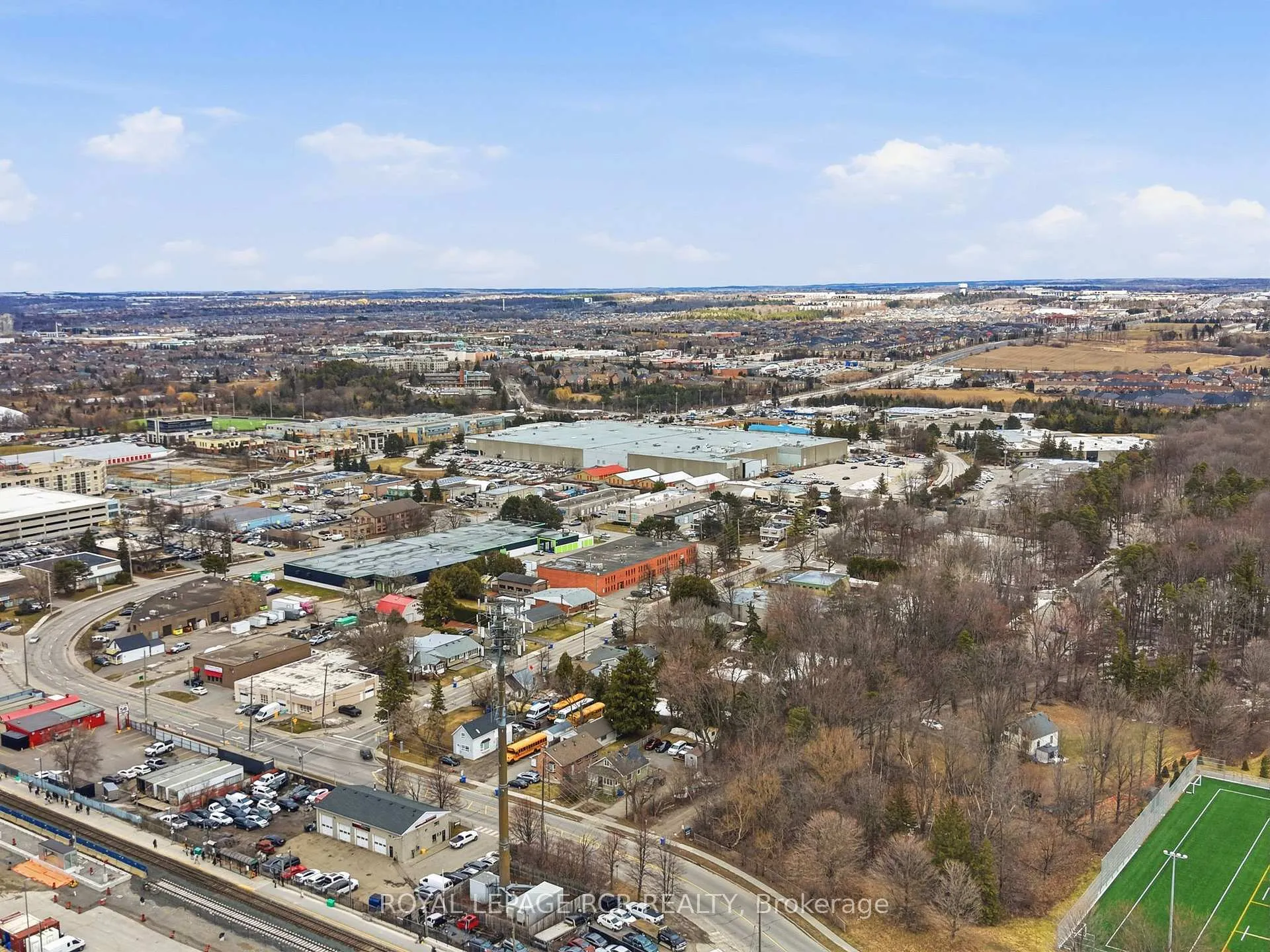 Photo 25 of 83 Industrial Parkway S, Aurora, Aurora Village — HOMEH