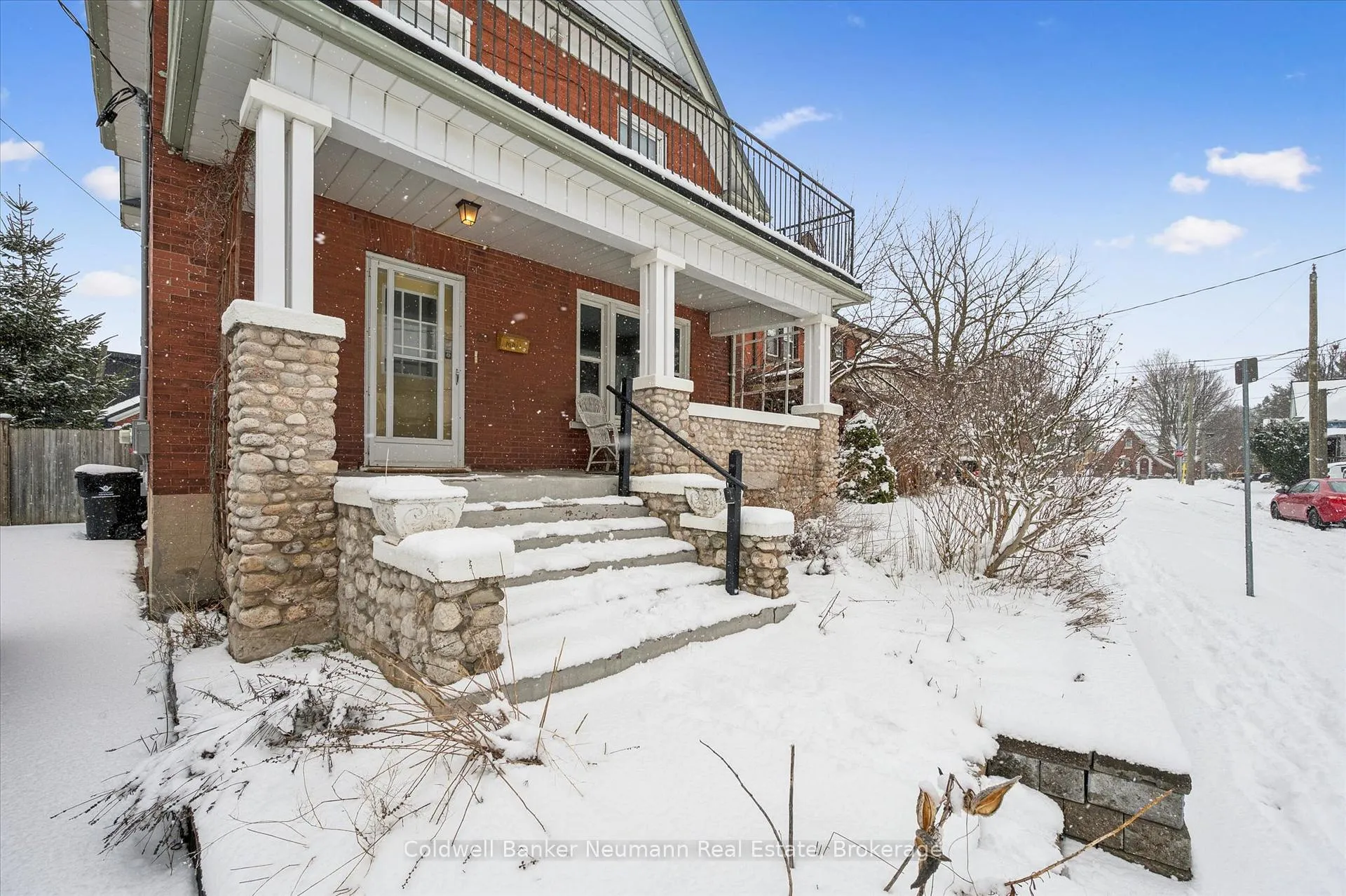 Photo 6 of 20 Brunswick Avenue, Kitchener — HOMEH