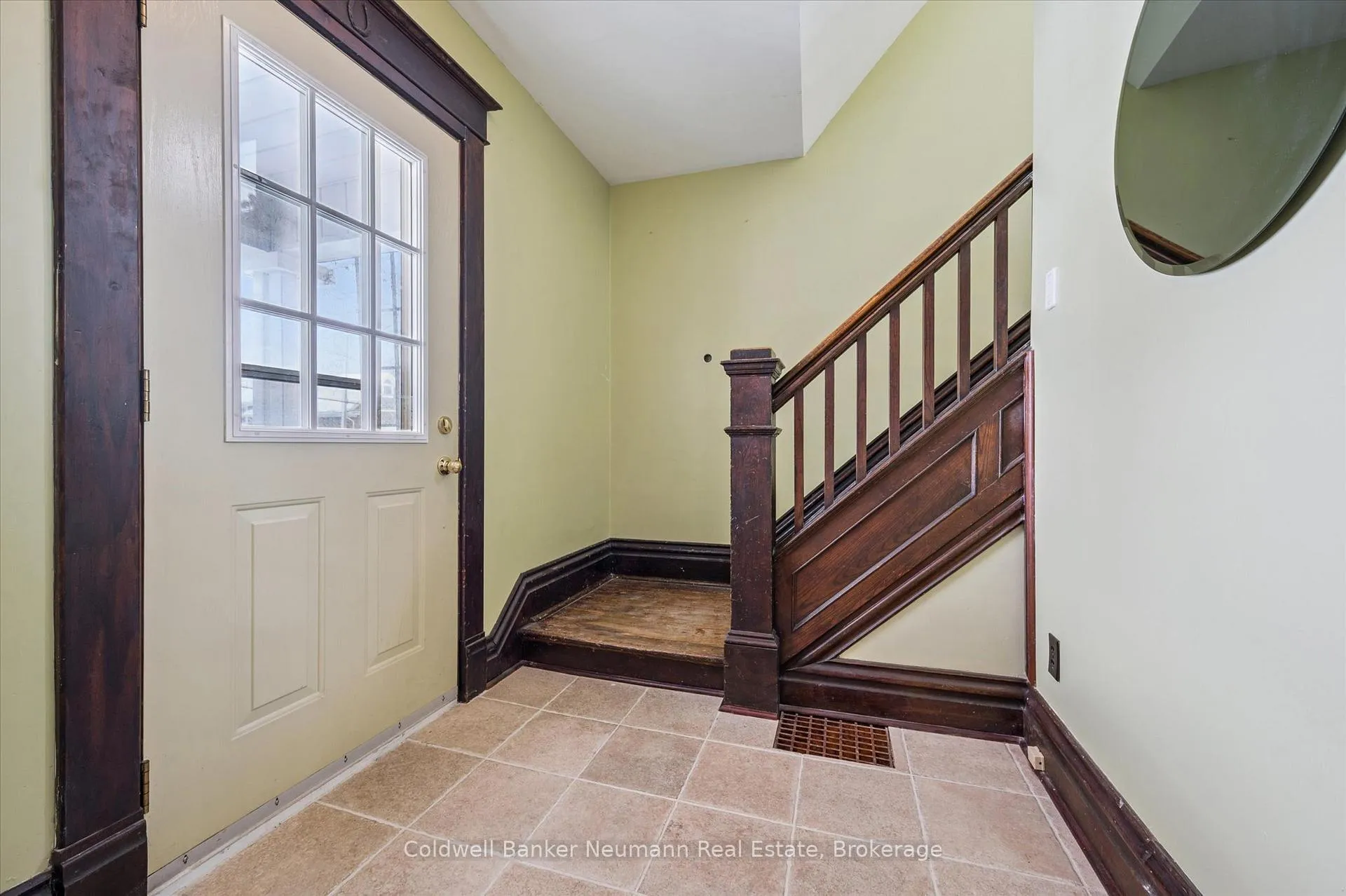 Photo 8 of 20 Brunswick Avenue, Kitchener — HOMEH