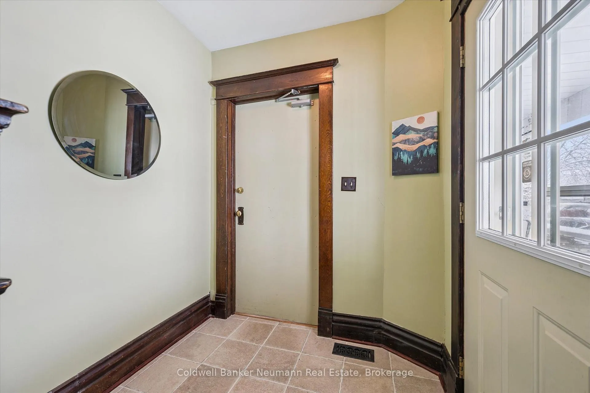 Photo 9 of 20 Brunswick Avenue, Kitchener — HOMEH