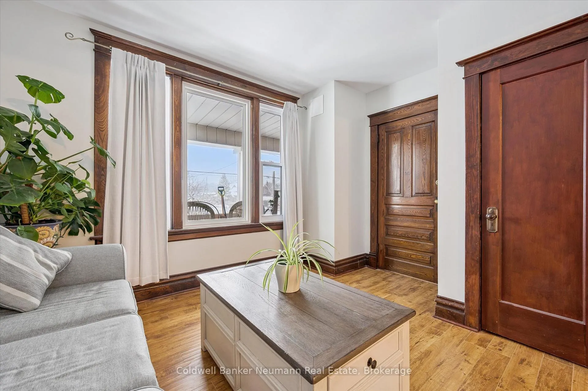 Photo 12 of 20 Brunswick Avenue, Kitchener — HOMEH