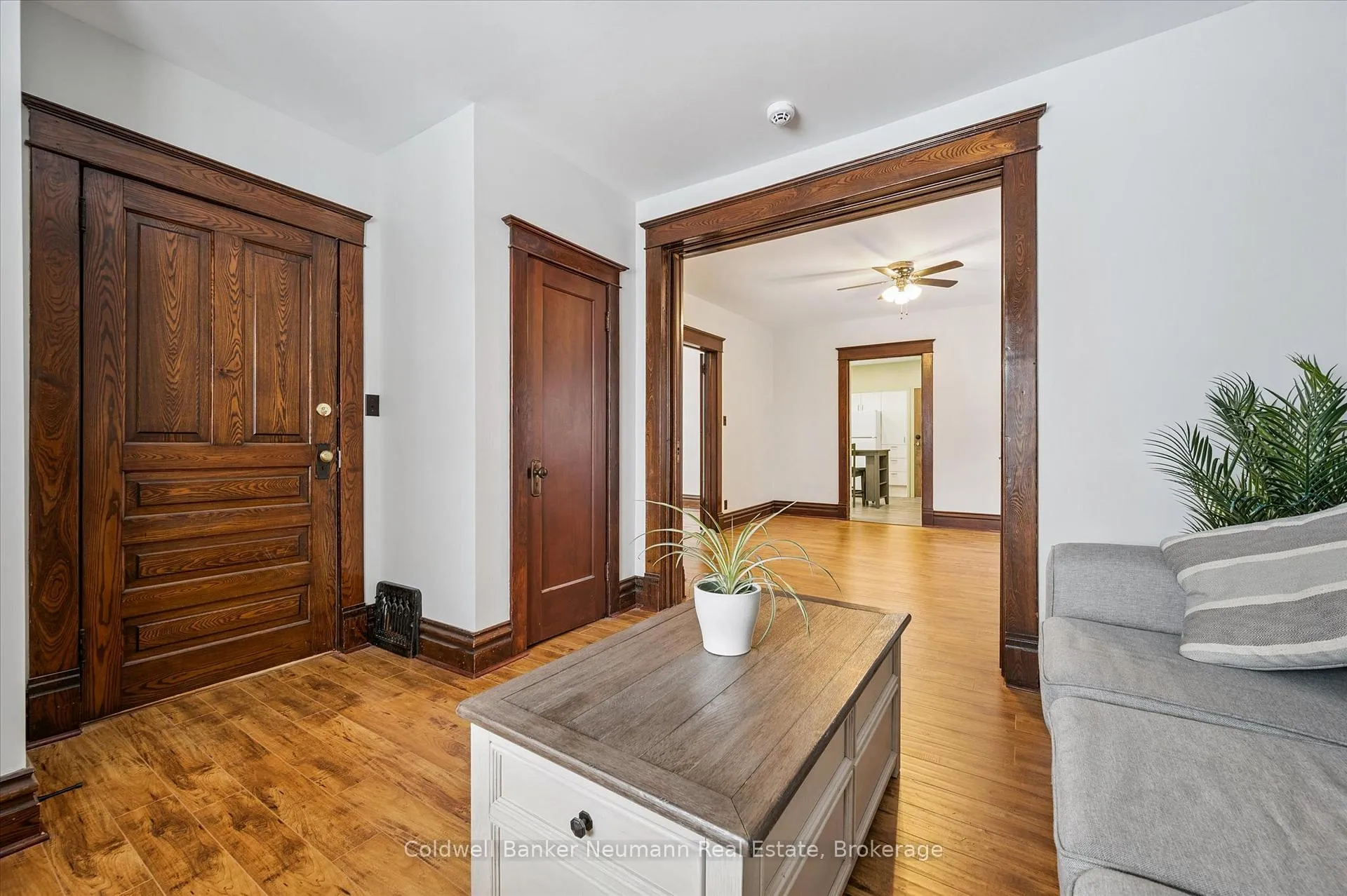 Photo 13 of 20 Brunswick Avenue, Kitchener — HOMEH