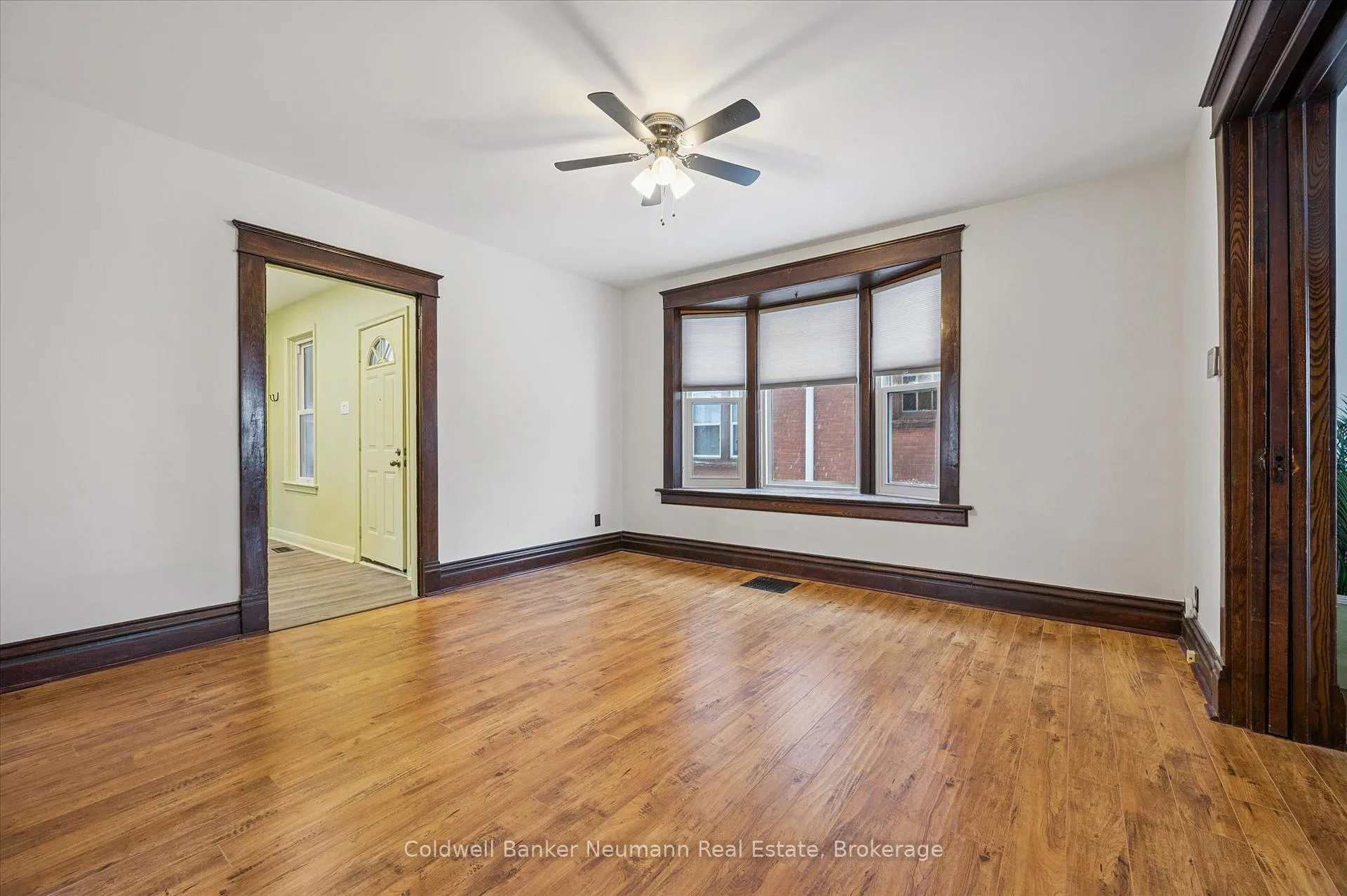 Photo 16 of 20 Brunswick Avenue, Kitchener — HOMEH