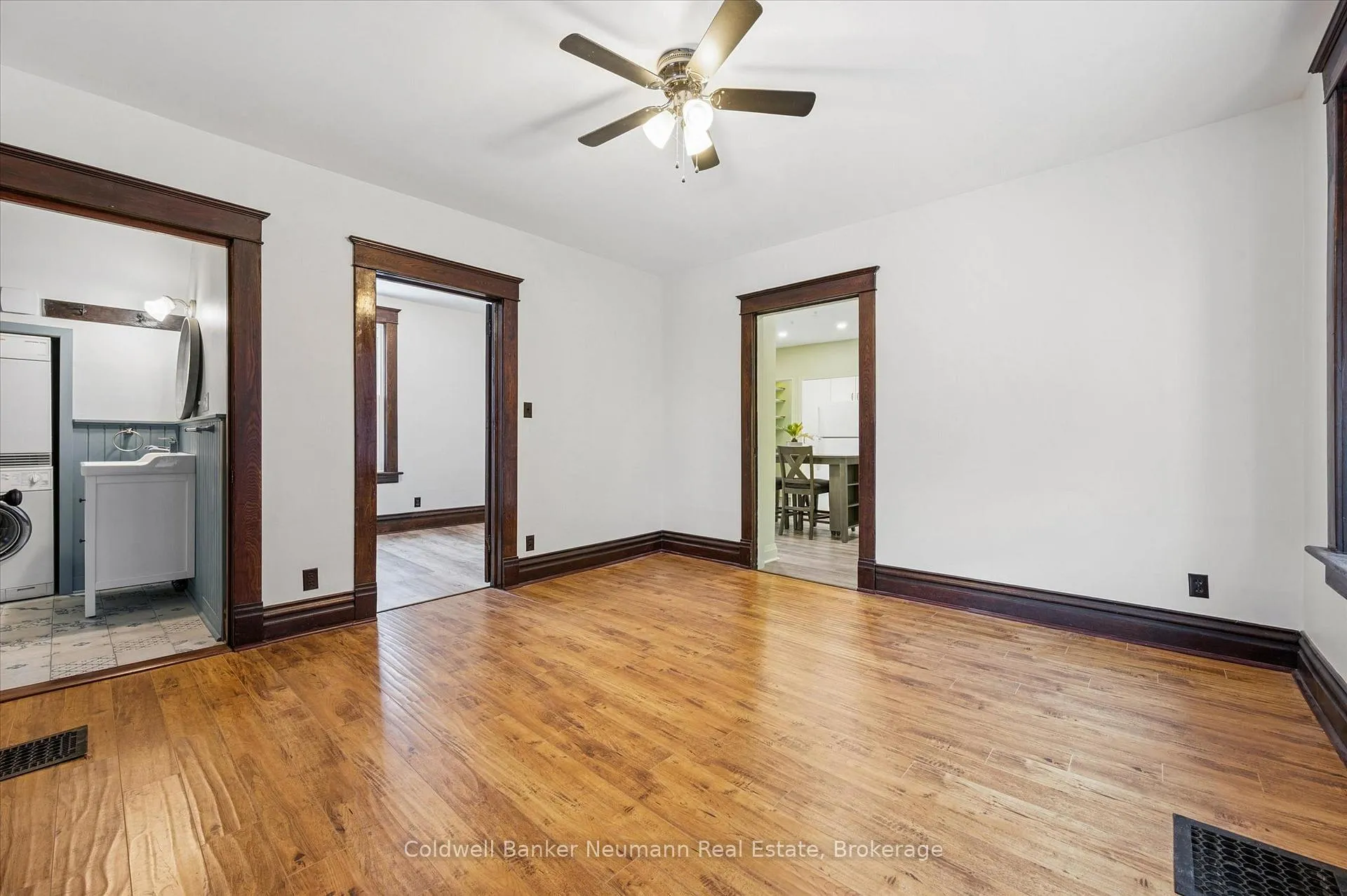 Photo 21 of 20 Brunswick Avenue, Kitchener — HOMEH