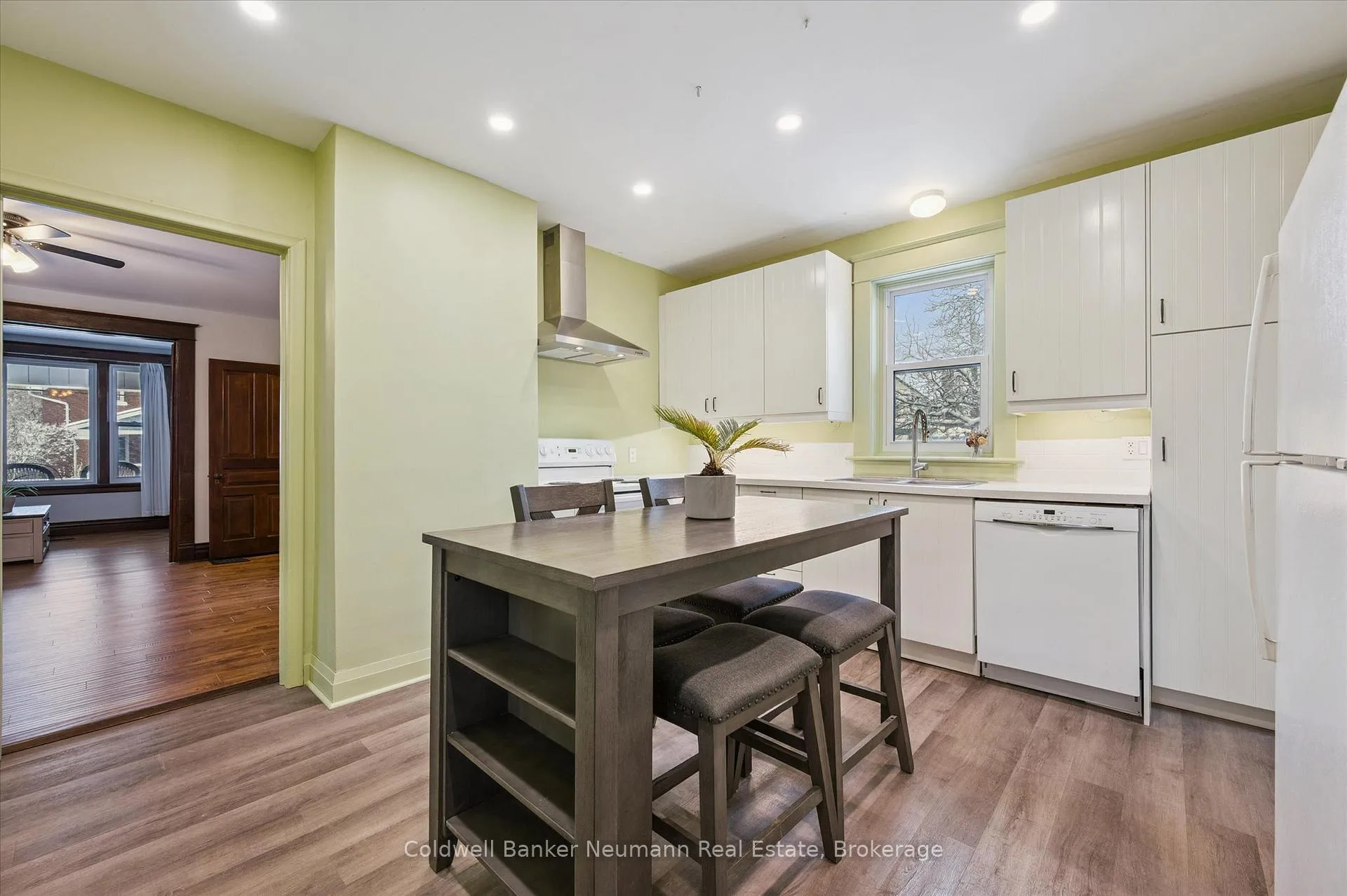 Photo 28 of 20 Brunswick Avenue, Kitchener — HOMEH