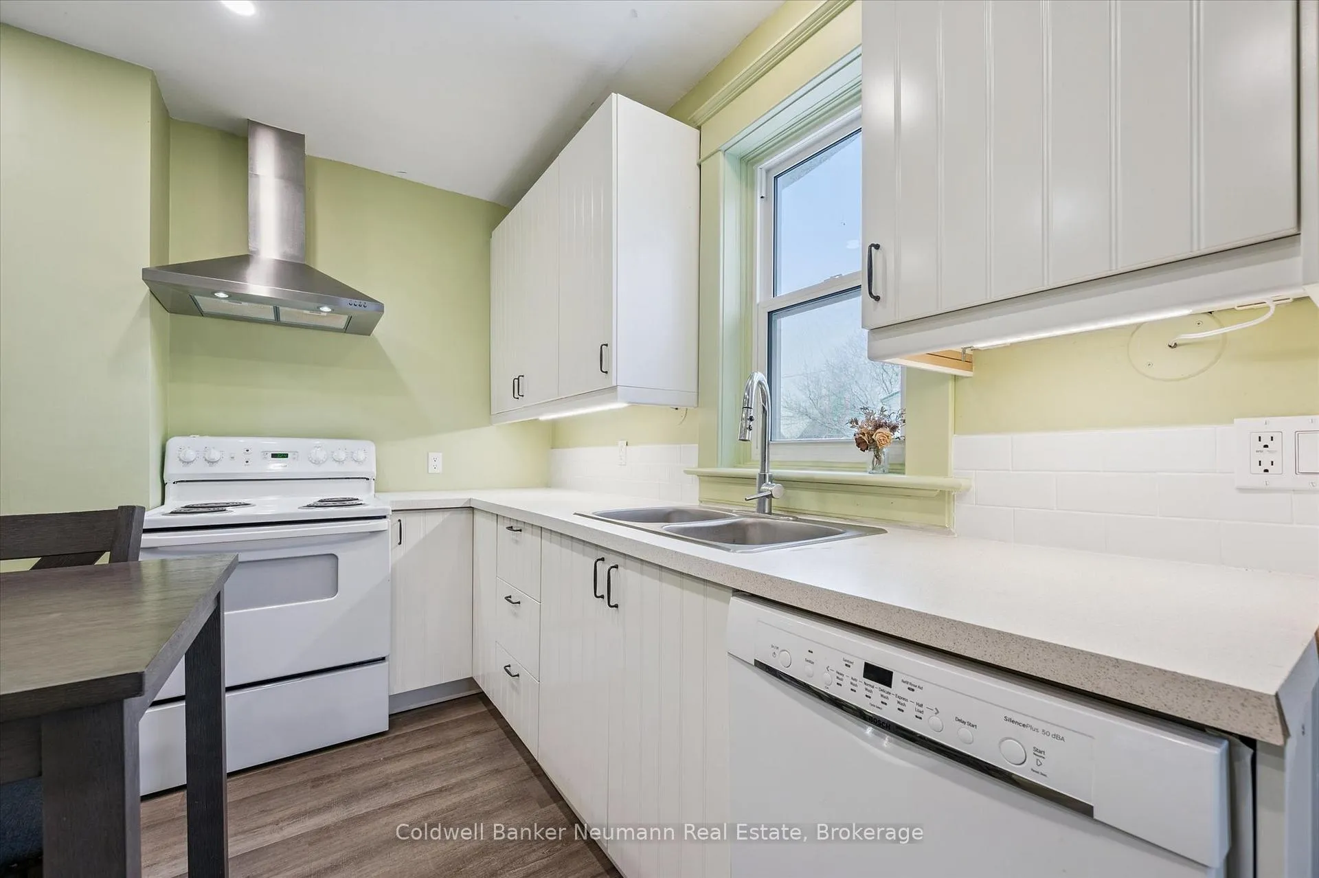 Photo 29 of 20 Brunswick Avenue, Kitchener — HOMEH