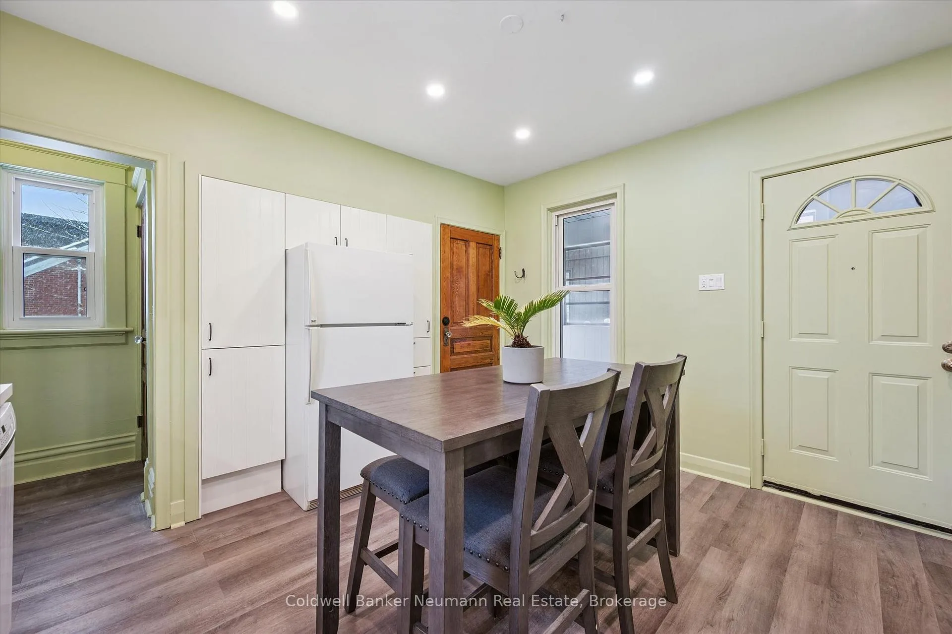 Photo 31 of 20 Brunswick Avenue, Kitchener — HOMEH