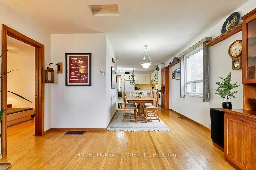 Photo 9 of 262 Glebemount Avenue, Toronto, Danforth Village-East York — HOMEH