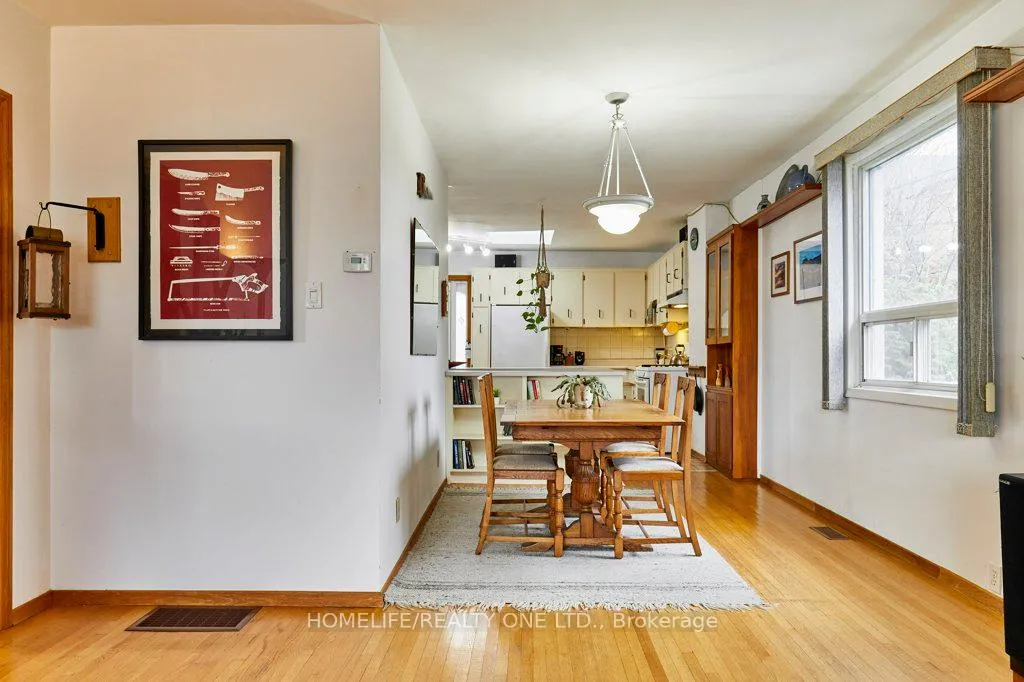 Photo 10 of 262 Glebemount Avenue, Toronto, Danforth Village-East York — HOMEH