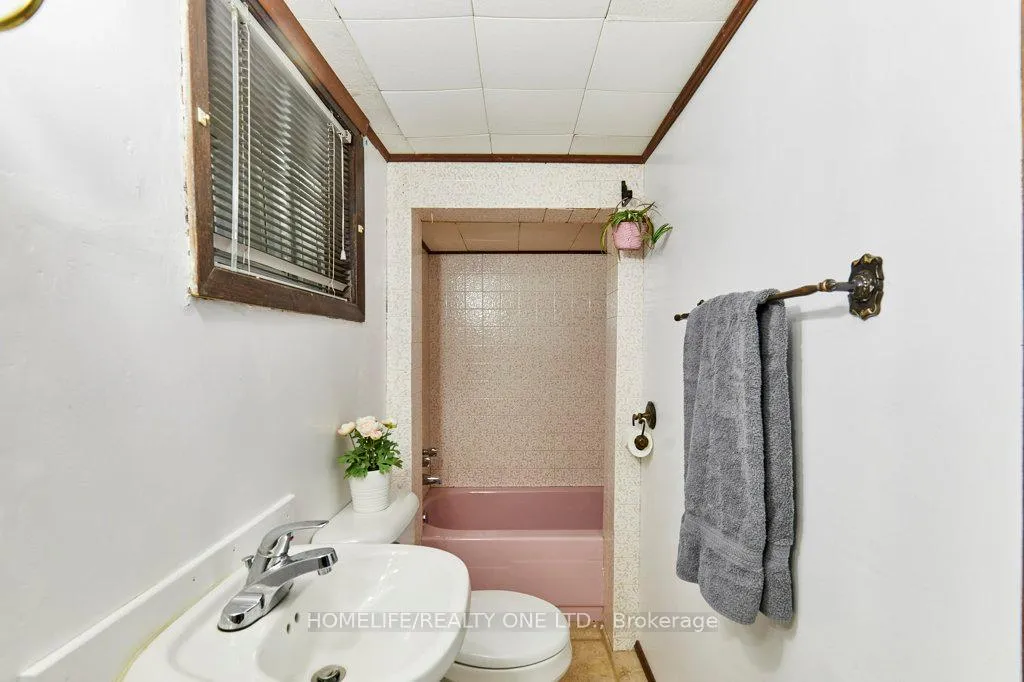 Photo 32 of 262 Glebemount Avenue, Toronto, Danforth Village-East York — HOMEH