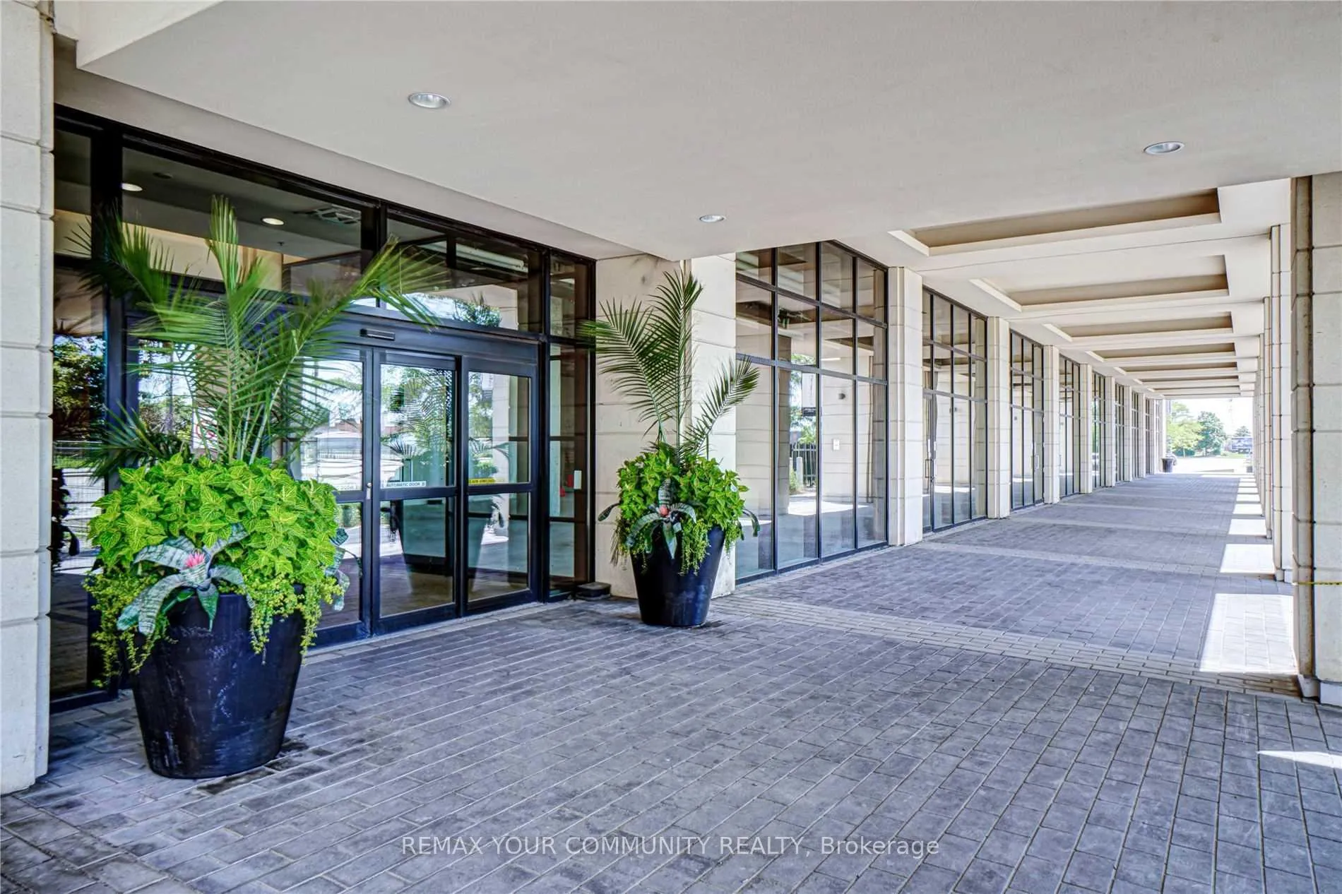 Photo 3 of Unit 2501, 2910 Highway 7 Road, Vaughan, Concord — HOMEH