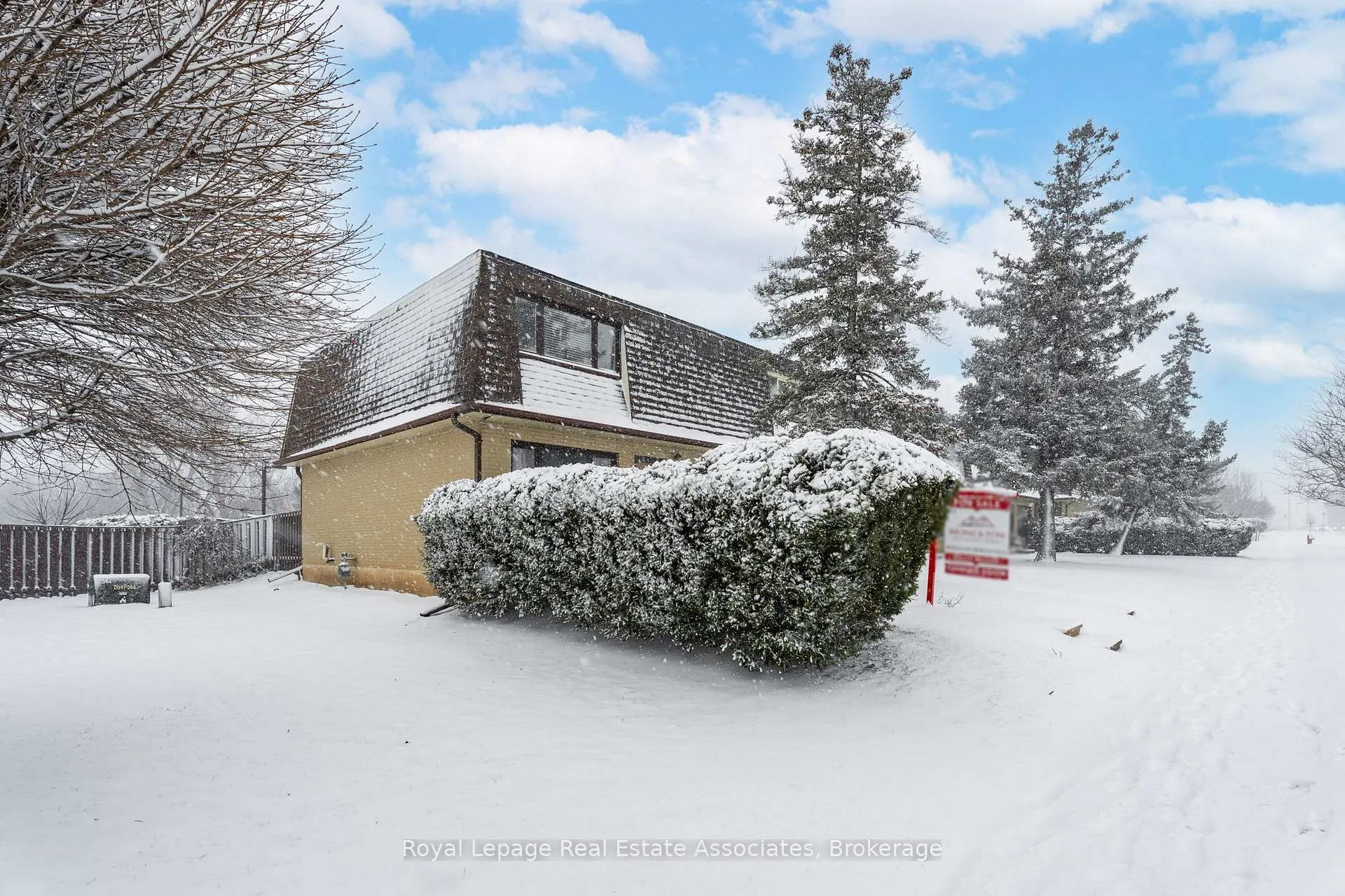 Photo 2 of Unit 31, 20 Mountainview Road S, Halton Hills, Georgetown — HOMEH