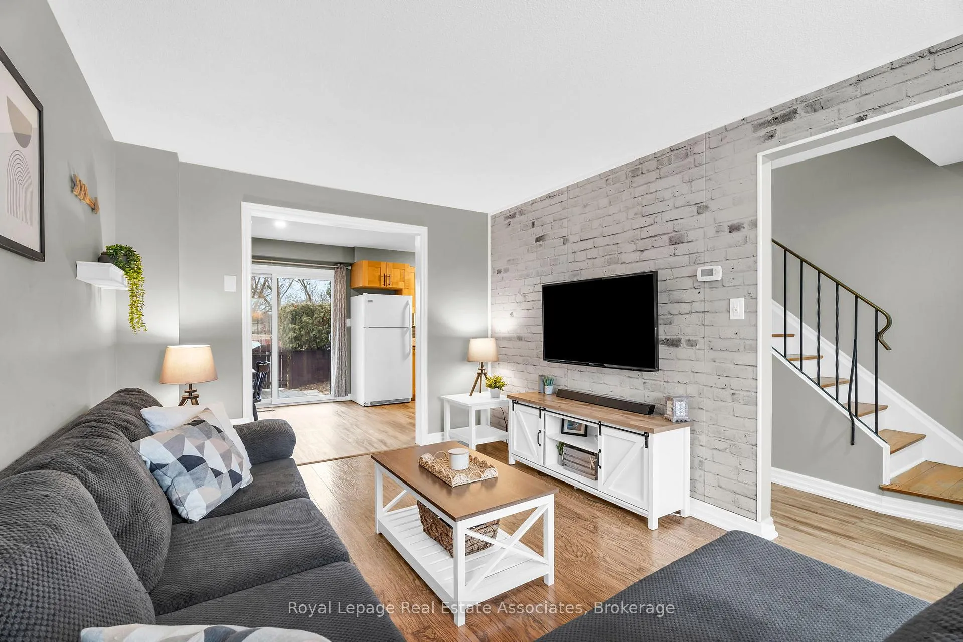 Photo 5 of Unit 31, 20 Mountainview Road S, Halton Hills, Georgetown — HOMEH