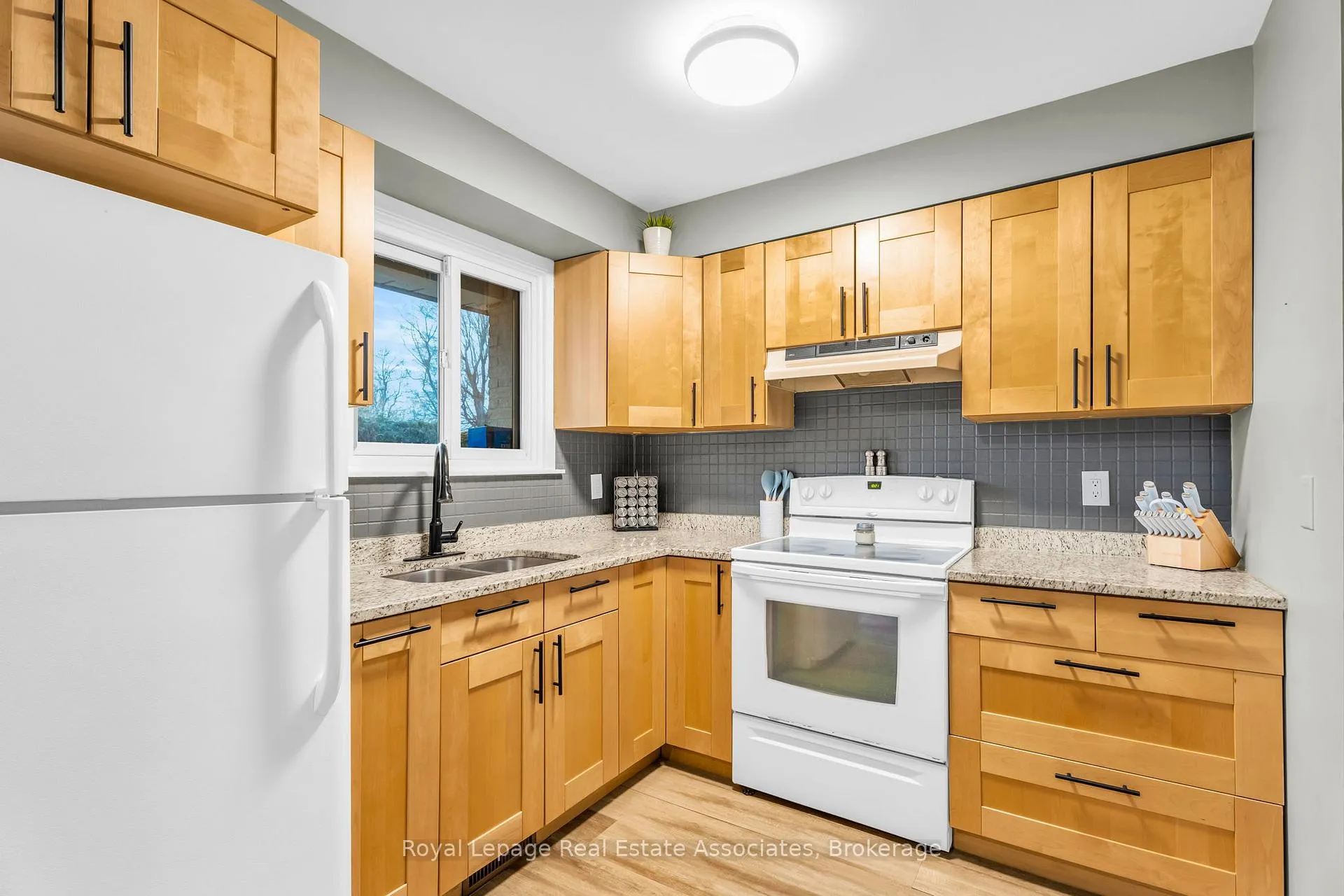 Photo 12 of Unit 31, 20 Mountainview Road S, Halton Hills, Georgetown — HOMEH