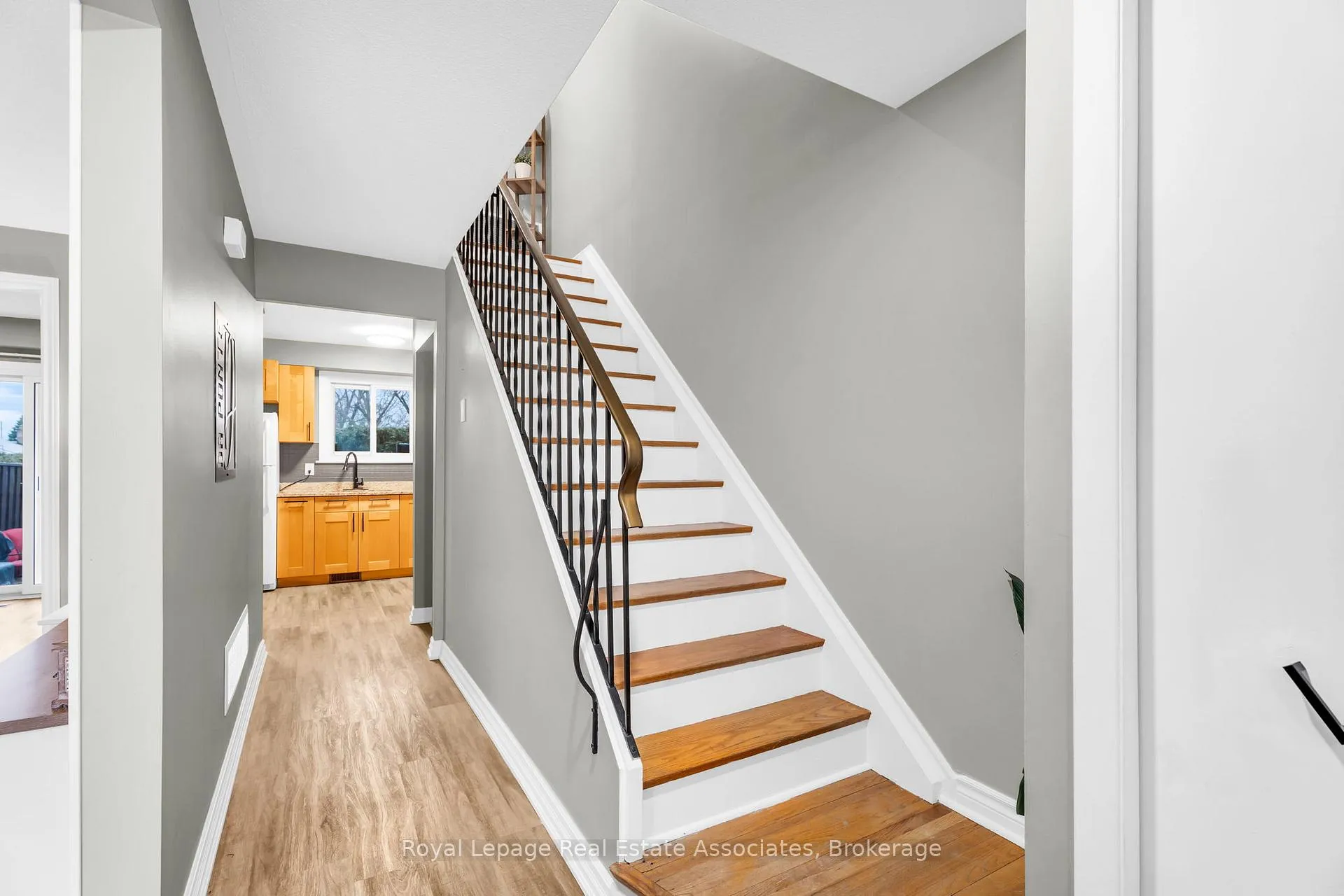 Photo 14 of Unit 31, 20 Mountainview Road S, Halton Hills, Georgetown — HOMEH