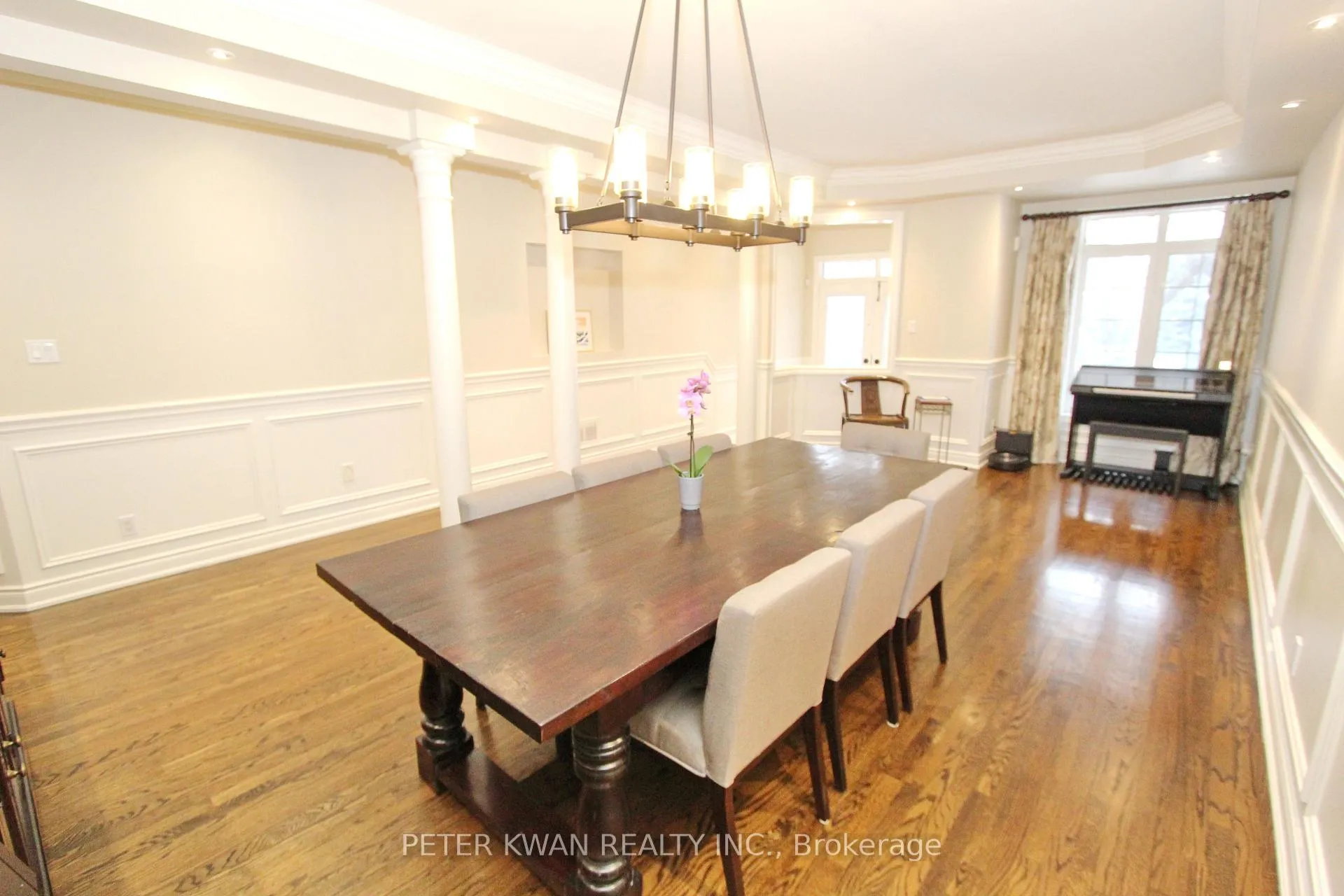 Photo 5 of 19 Seabreeze Avenue, Vaughan, Patterson — HOMEH