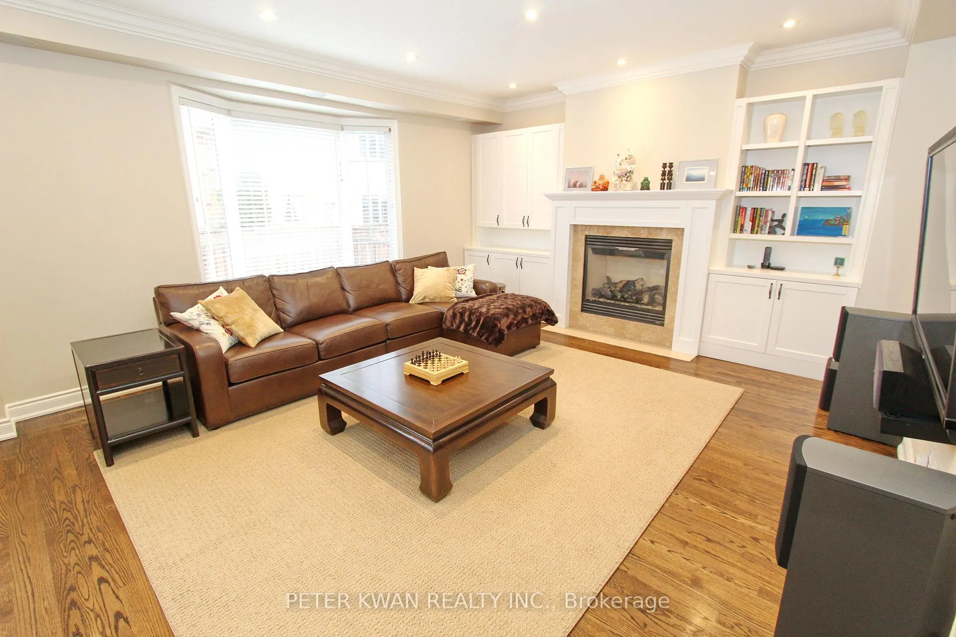 Photo 8 of 19 Seabreeze Avenue, Vaughan, Patterson — HOMEH
