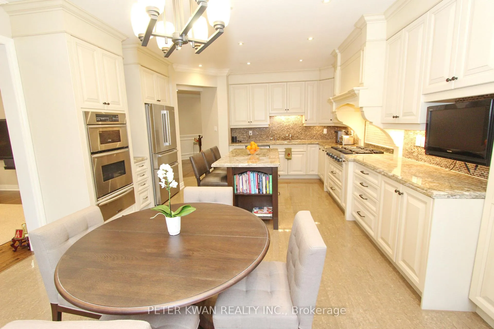 Photo 9 of 19 Seabreeze Avenue, Vaughan, Patterson — HOMEH