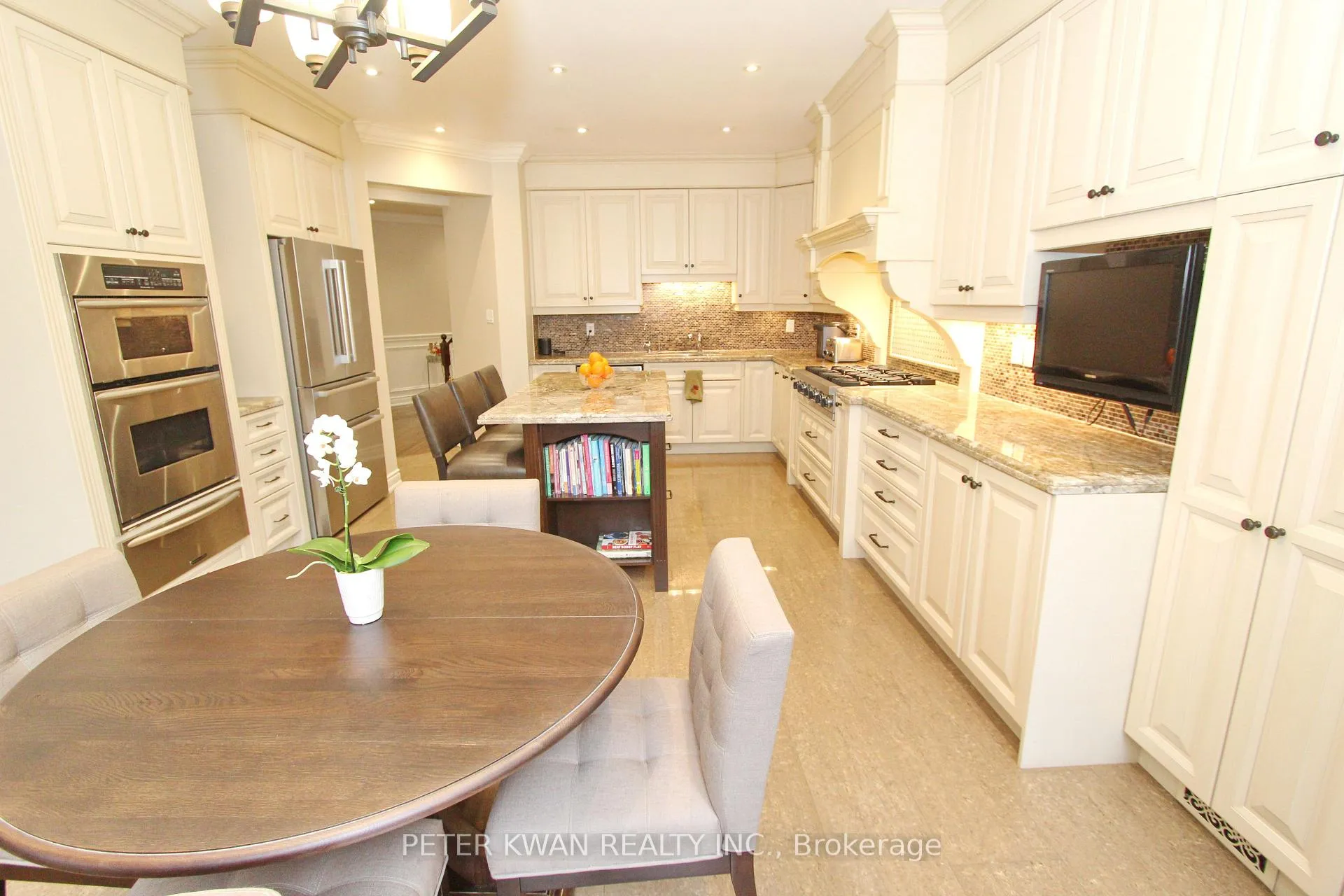 Photo 10 of 19 Seabreeze Avenue, Vaughan, Patterson — HOMEH