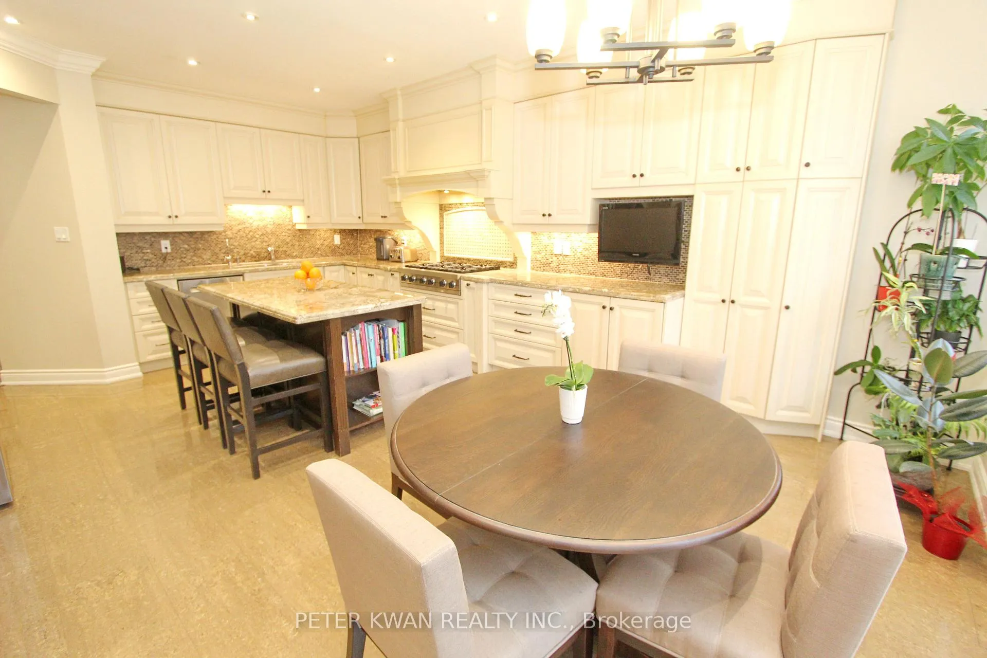 Photo 12 of 19 Seabreeze Avenue, Vaughan, Patterson — HOMEH